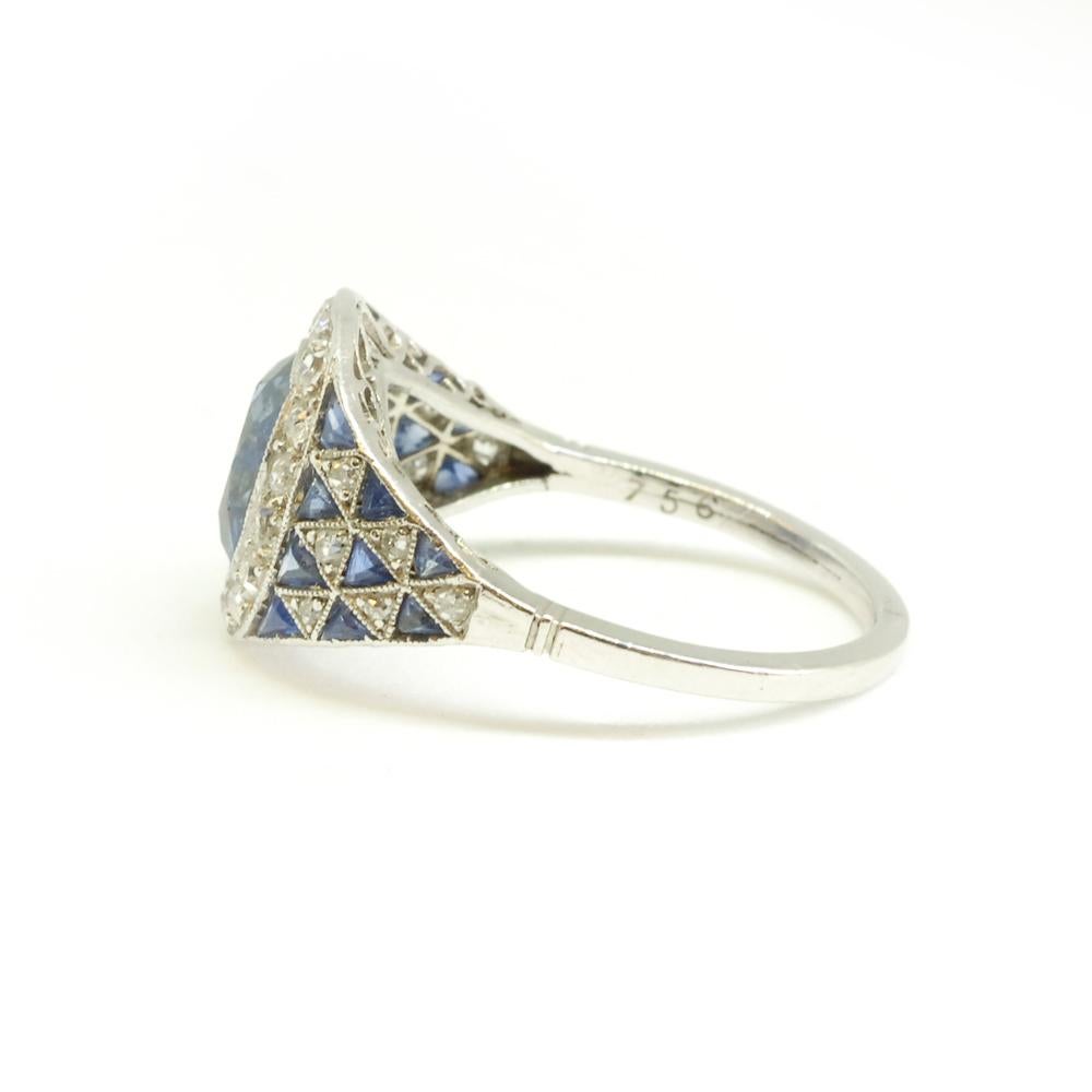 Art Deco Sapphire and Diamond Cluster Ring In Excellent Condition For Sale In London, GB