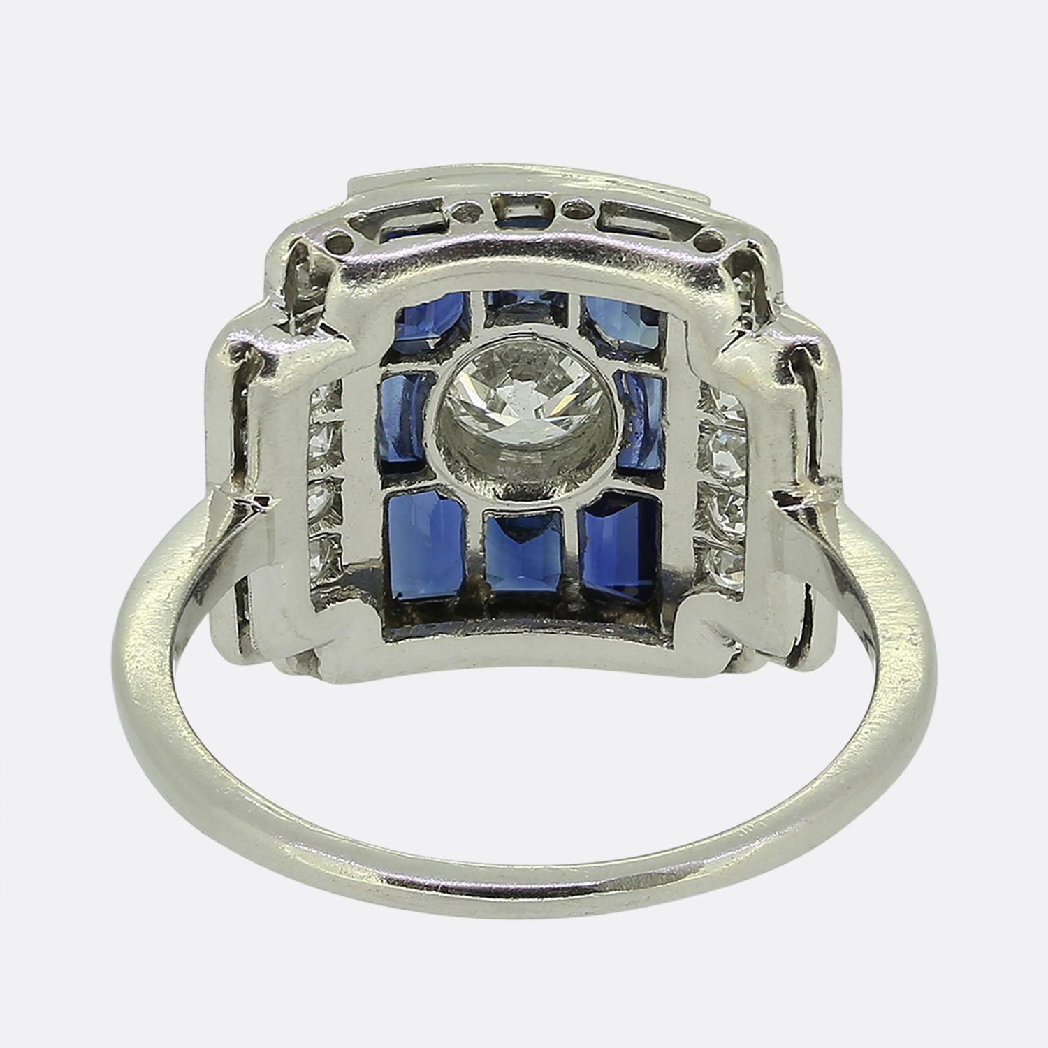 Art Deco Sapphire and Diamond Cluster Ring In Good Condition For Sale In London, GB