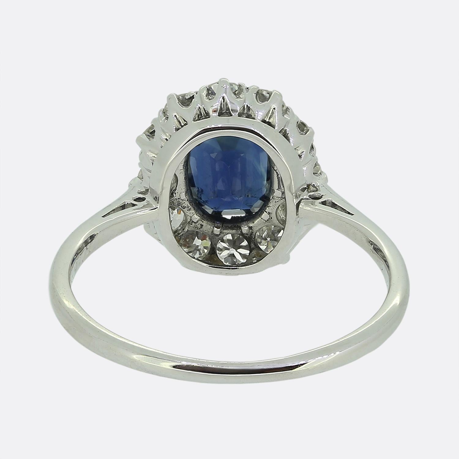 Art Deco Sapphire and Diamond Cluster Ring In Good Condition For Sale In London, GB