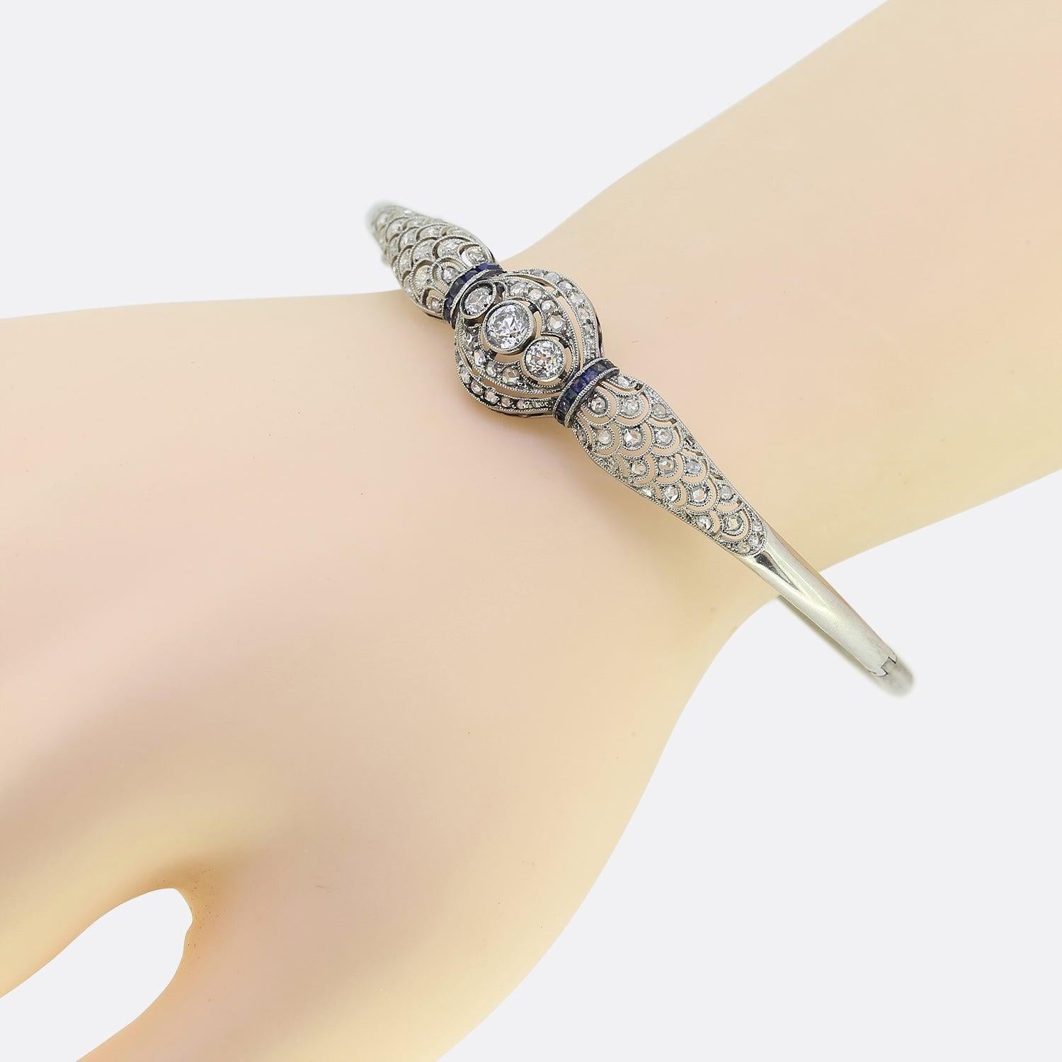 Taille rose Bracelet à charnière Art déco en saphir et diamant en vente