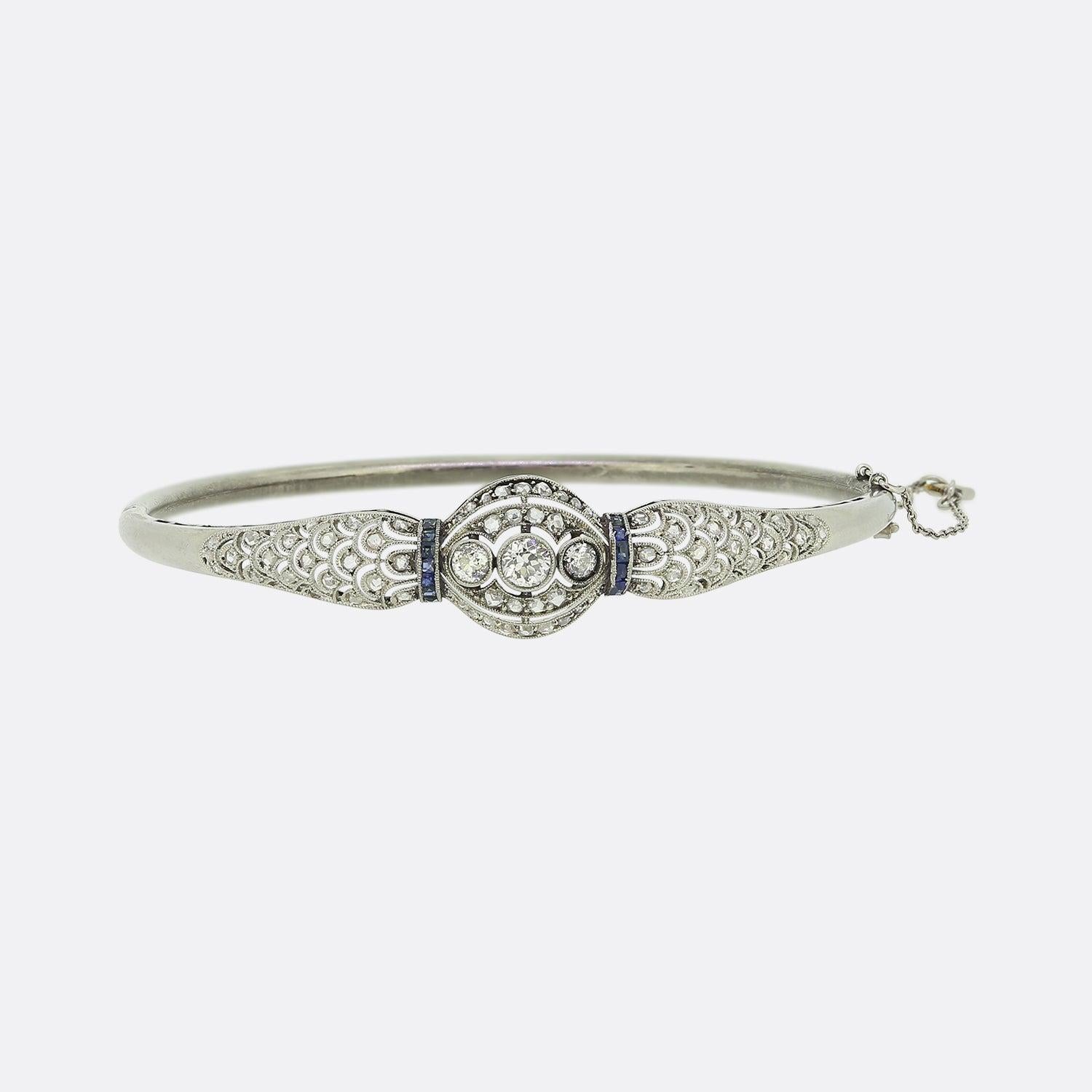 Bracelet à charnière Art déco en saphir et diamant en vente 2