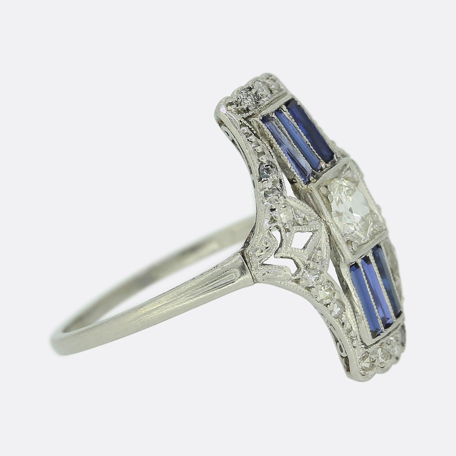 Art Déco Anello Art Deco con zaffiro e diamante a placca in vendita