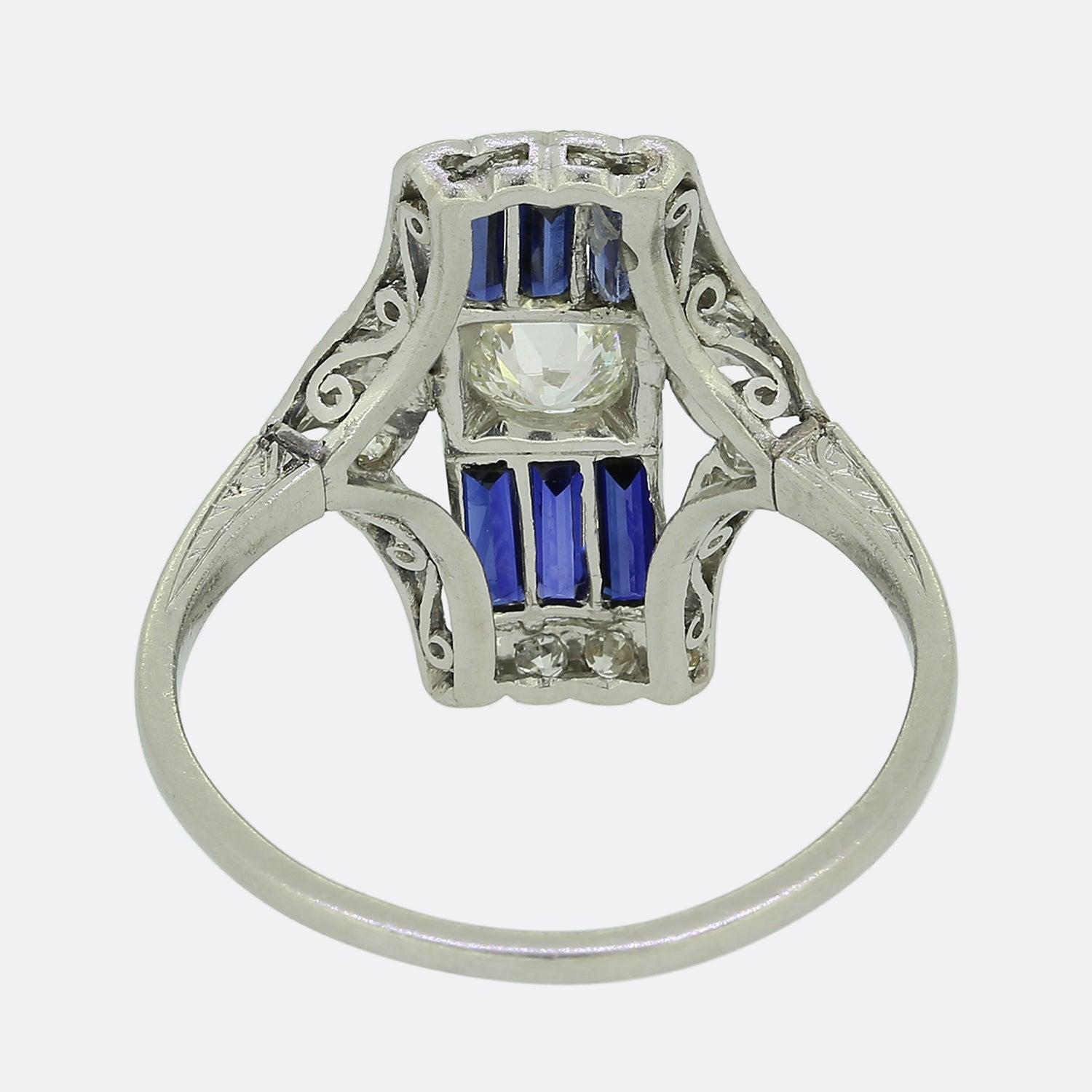 Taglio baguette Anello Art Deco con zaffiro e diamante a placca in vendita