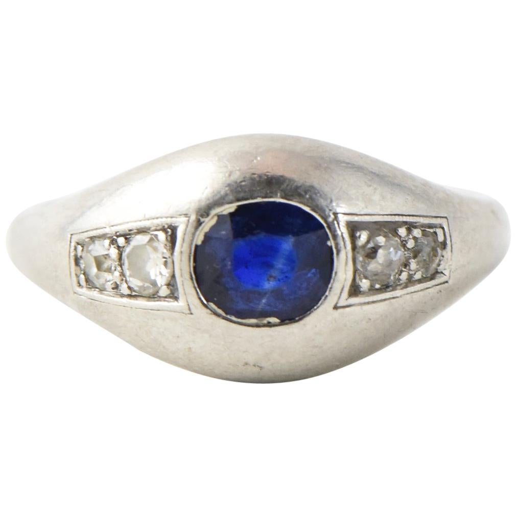 Art Deco Sapphire and Diamond Platinum Ring For Sale