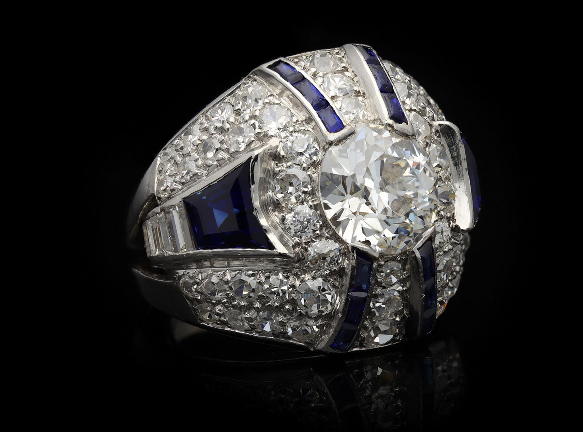 Women's or Men's Art Deco Sapphire and Diamond Ring, circa 1925 For Sale