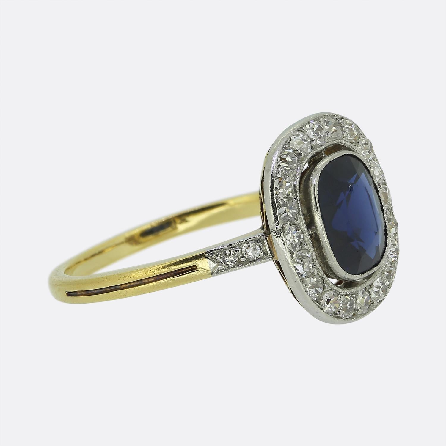 Taille ronde Bague Art déco en saphir et diamants en vente