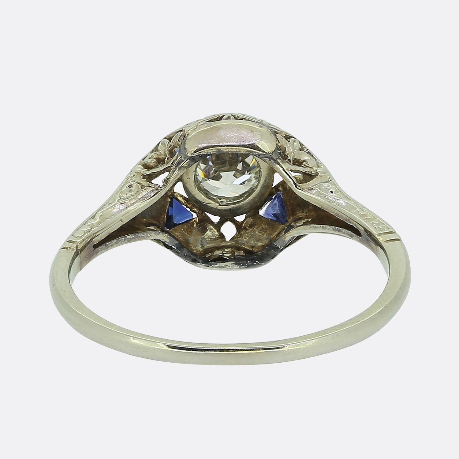 Art Deco Sapphire and Diamond Ring In Good Condition For Sale In London, GB