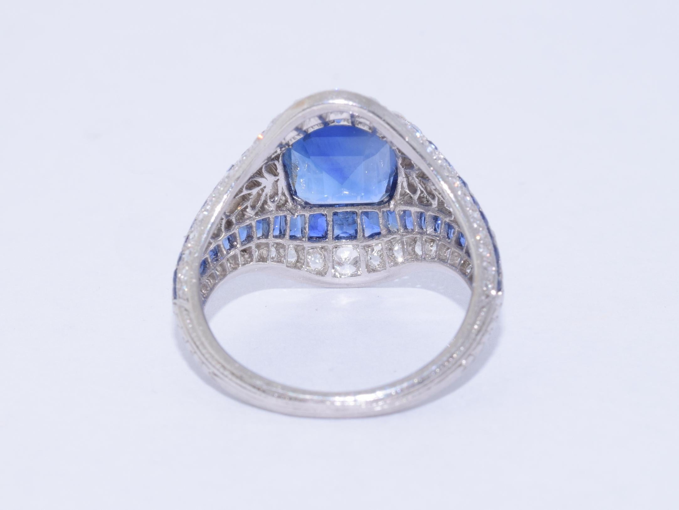 Art Deco Sapphire and Diamond Ring In Good Condition For Sale In New York, NY