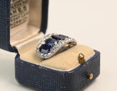 Art Deco Sapphire and Diamond Ring. GIA No Heat 5 Sapphires Platinum Elongated