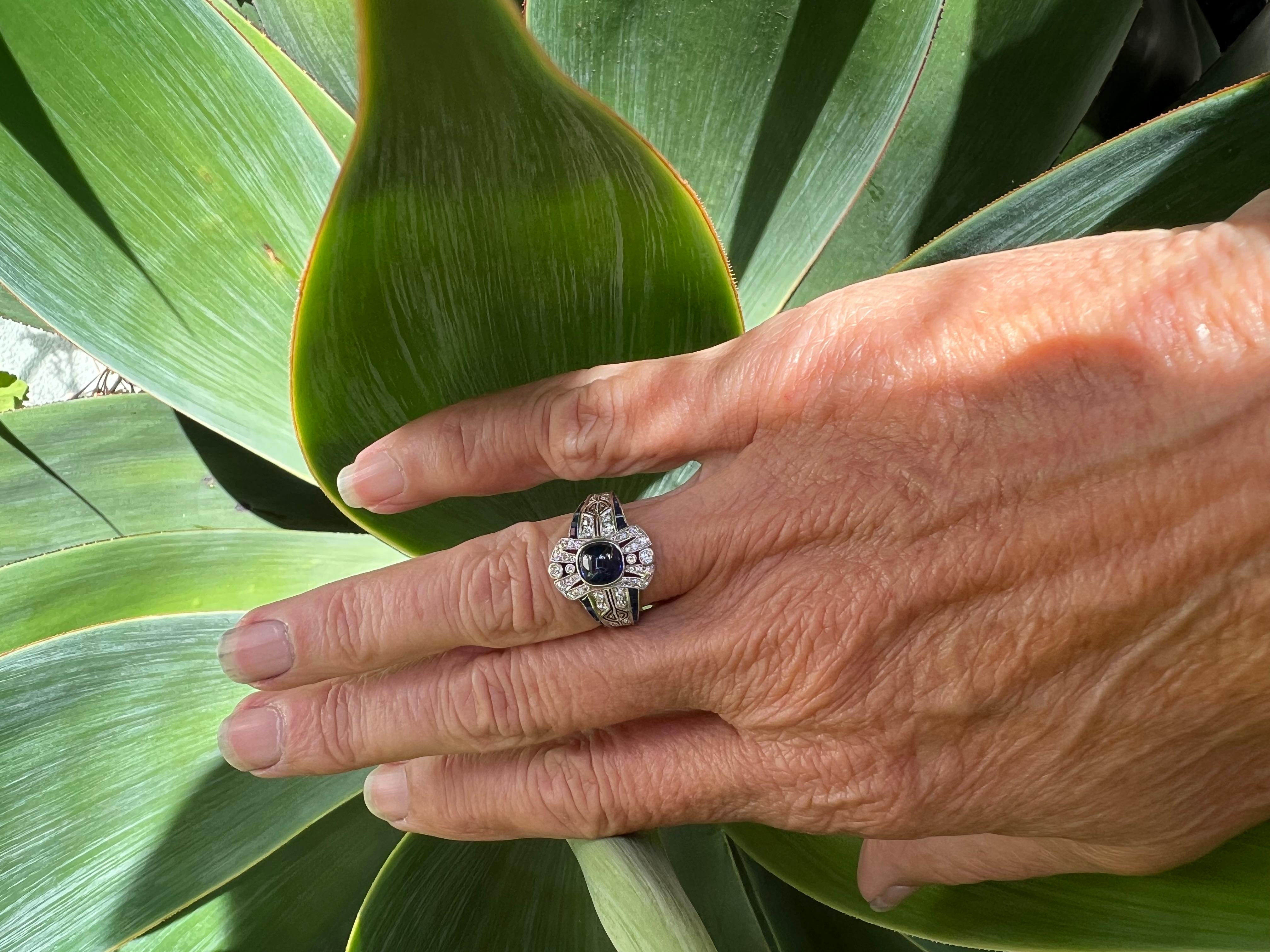 Women's or Men's Art Deco Sapphire 1.0 carat and Diamond Ring Set in Platinum Circa 1920's For Sale