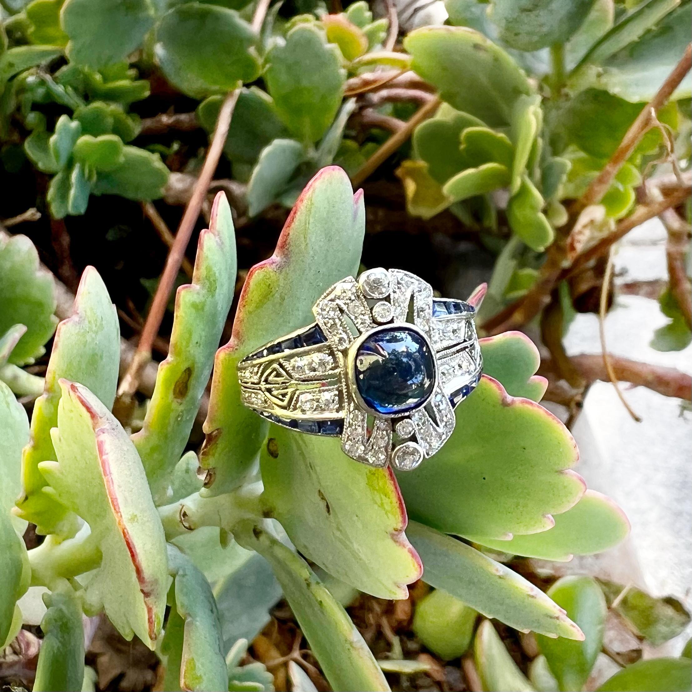 Art Deco Sapphire 1.0 carat and Diamond Ring Set in Platinum Circa 1920's For Sale 1