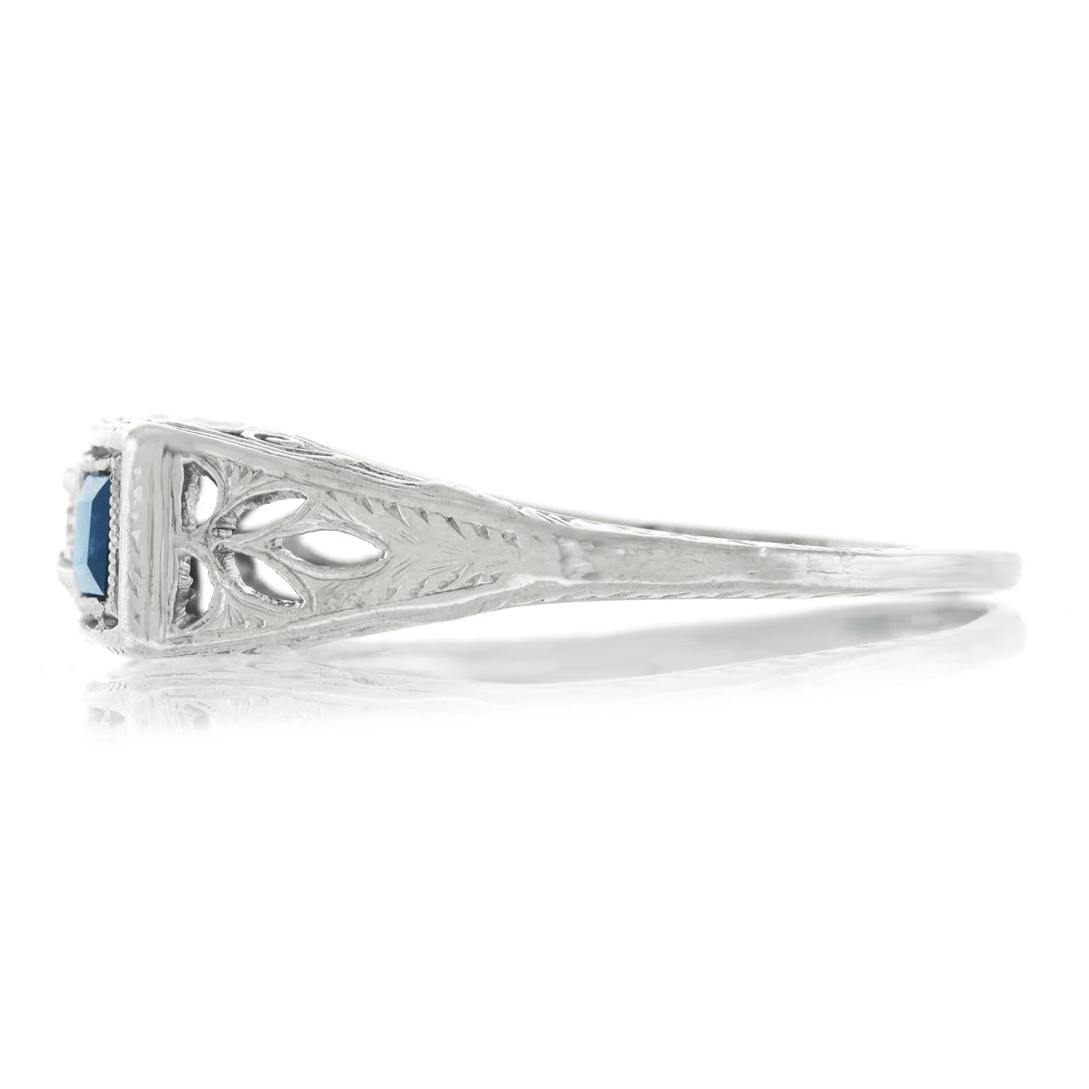 Art Deco Sapphire and Diamond Set Platinum Ring 3