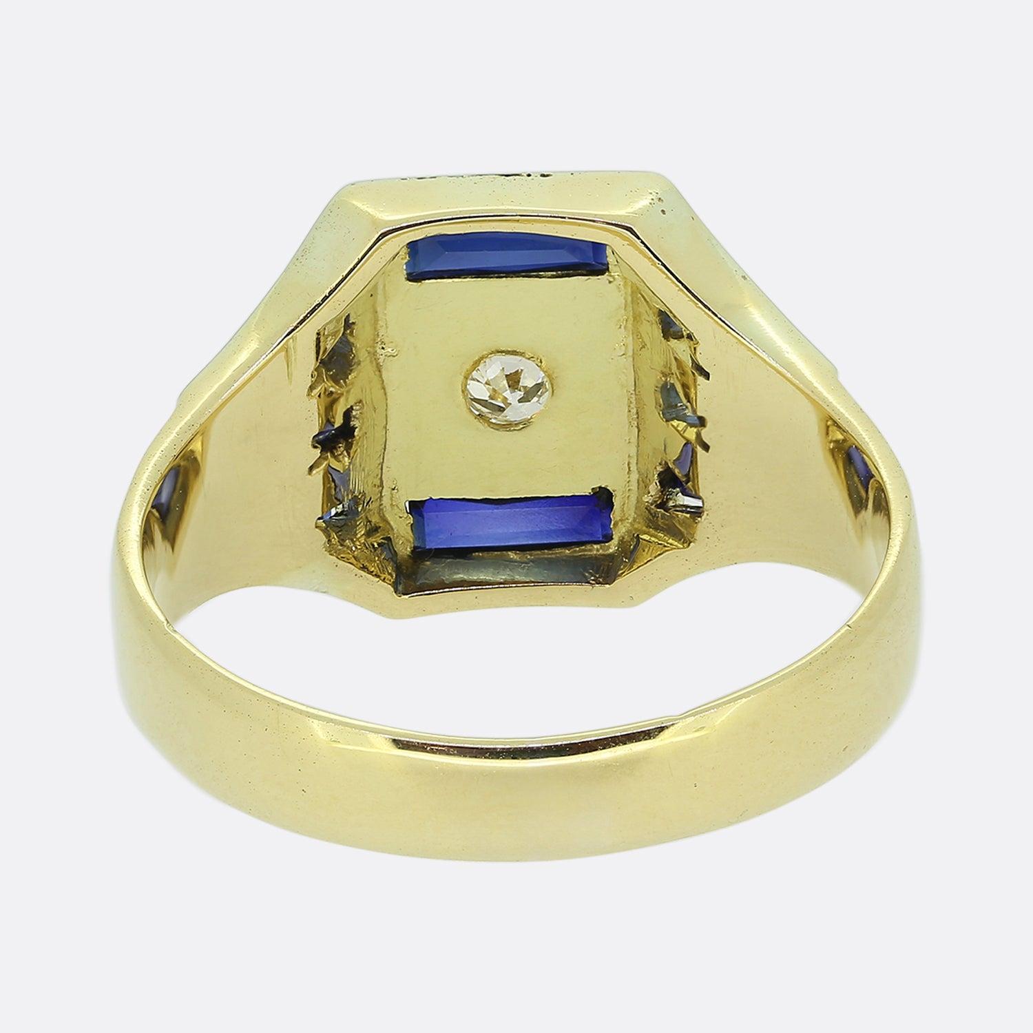 Art Deco Sapphire and Diamond Signet Ring In Good Condition For Sale In London, GB