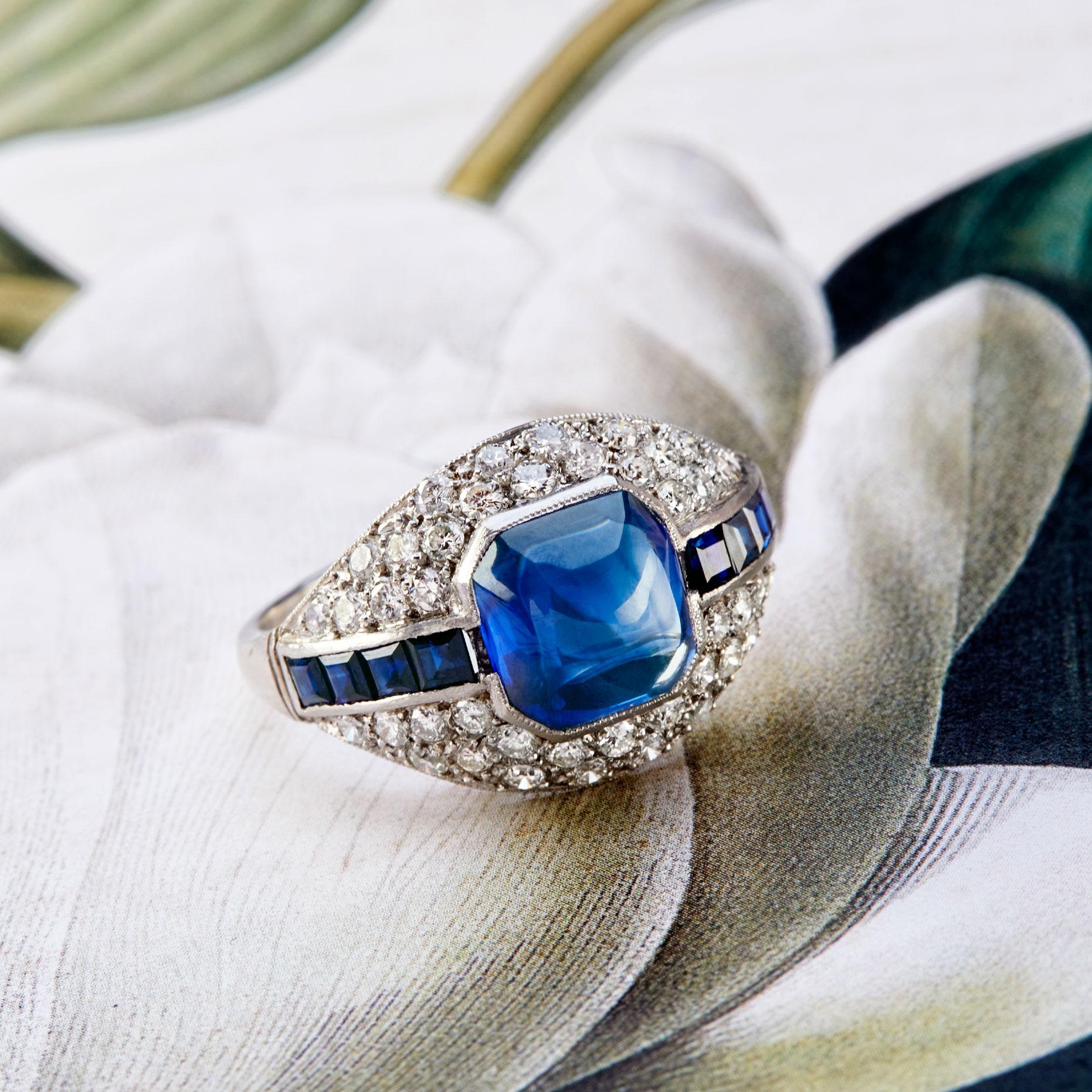 Cabochon Art Deco Sapphire and Platinum Ring For Sale