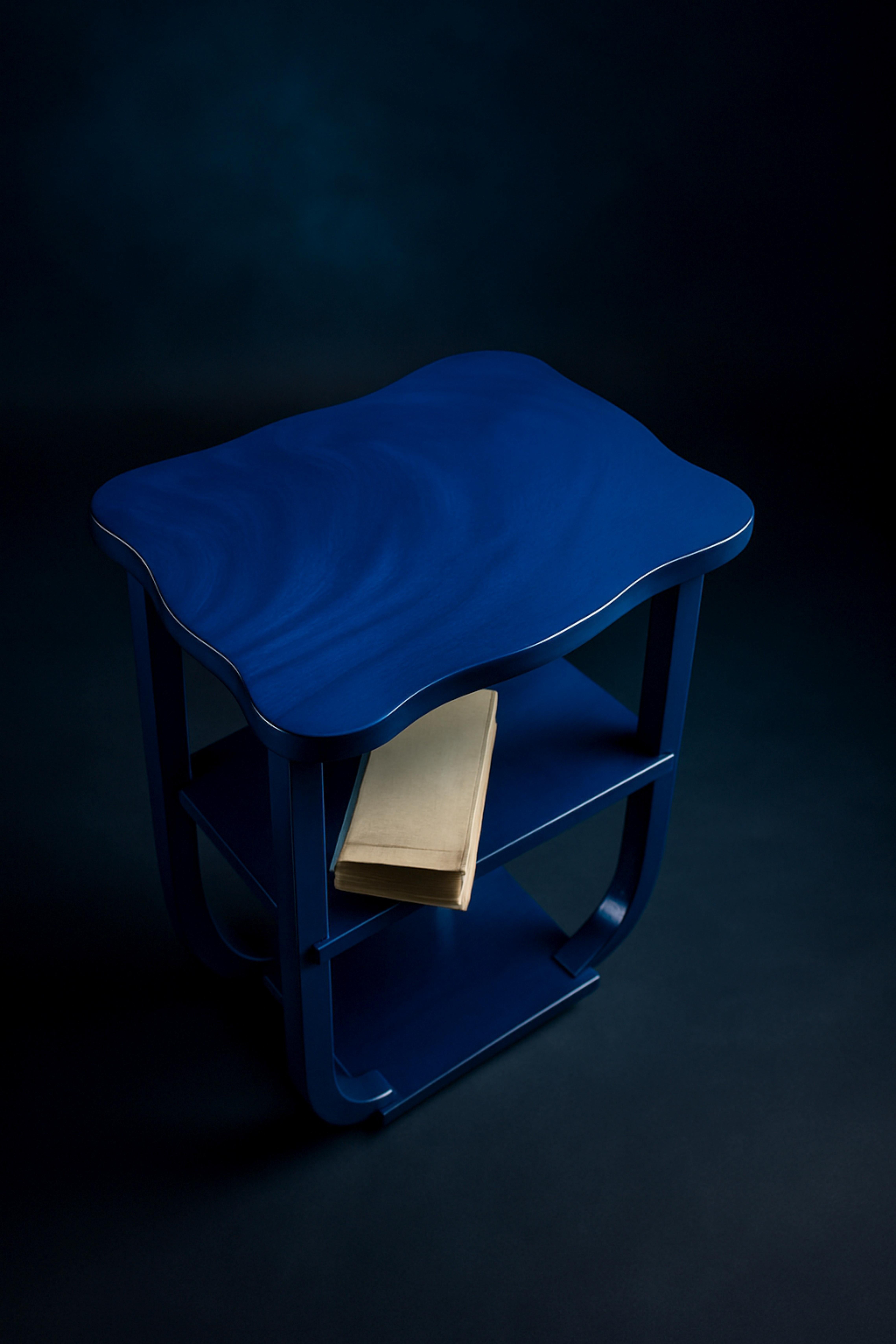 Mesa Auxiliar Art Decó Azul Zafiro, Portuguesa, Siglo XX Francés en venta