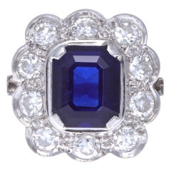 Art Deco Style Sapphire Diamond 18 Karat Gold Cluster Ring