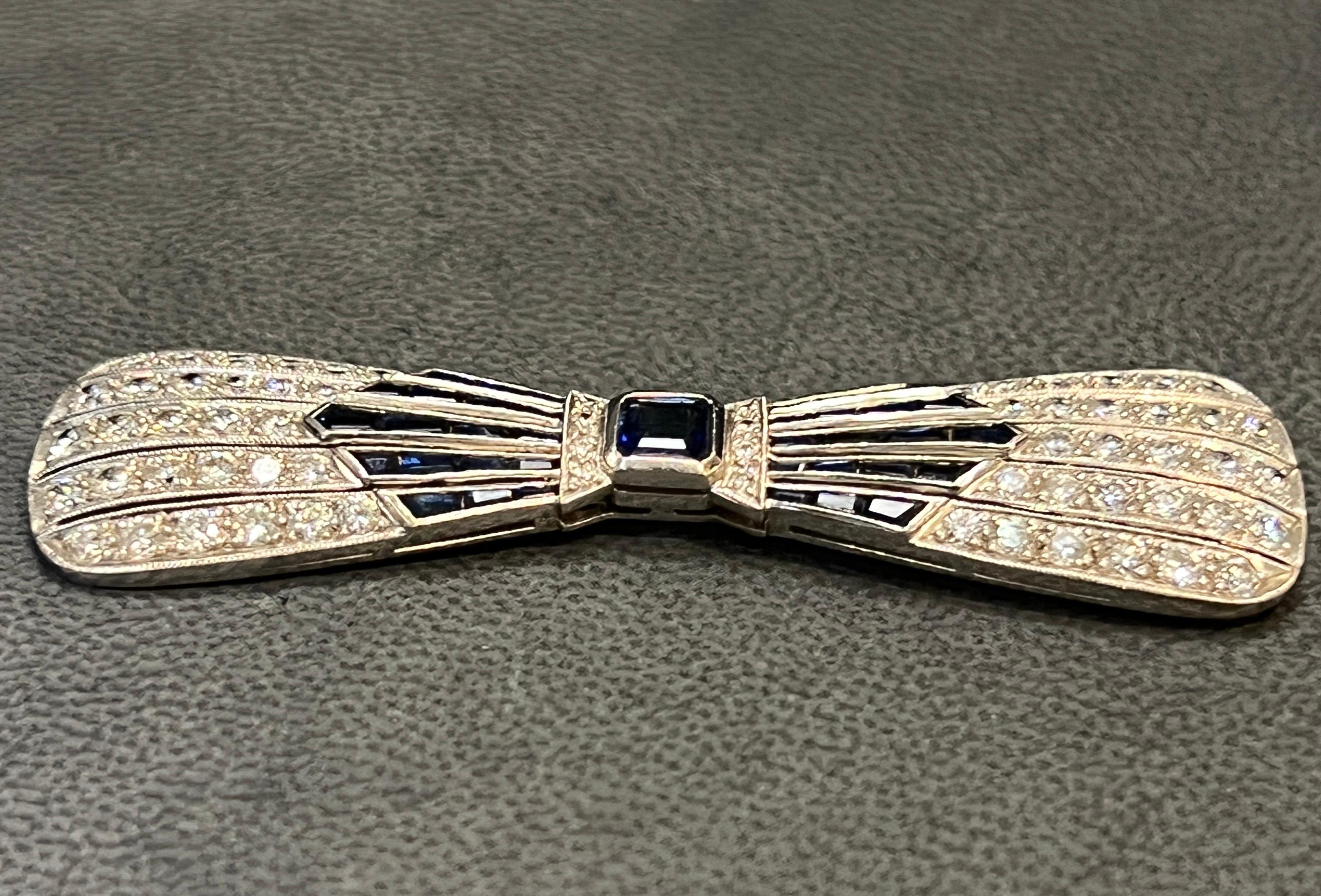 Broche à nœud Art déco en saphir et diamant Unisexe en vente