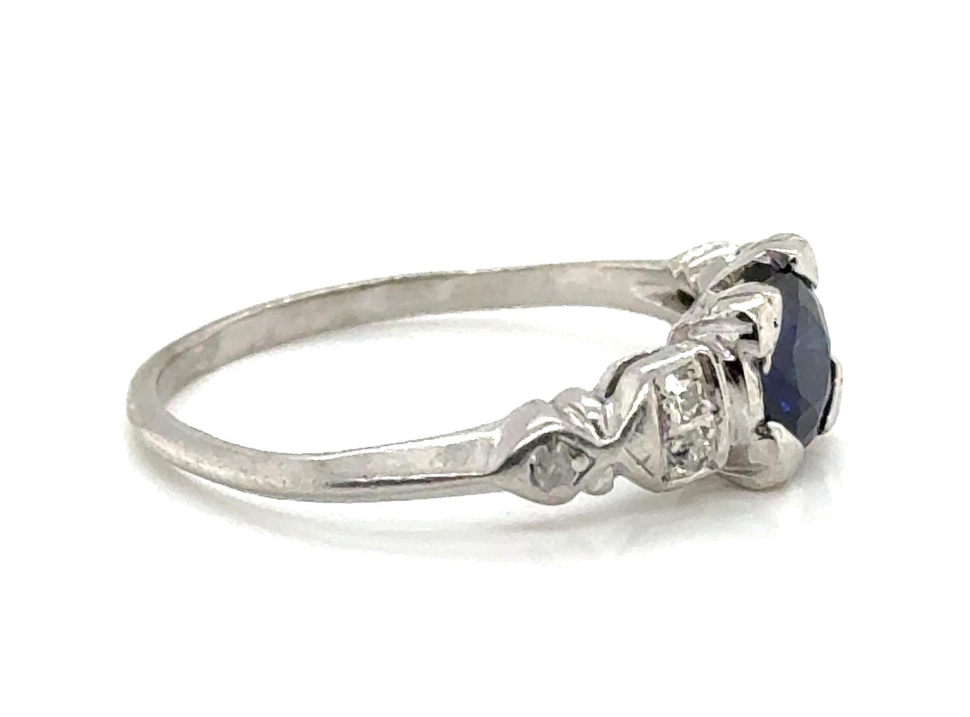 Echtes Original Art Deco Antike aus den 1930er Jahren Saphir und Diamant Ring .76ct Vintage By Platin


Verfügt über eine echte .66ct Natural Blue Round Sapphire in der Mitte

Mit seinem einzigartigen Charme dient dieser Ring als perfekte