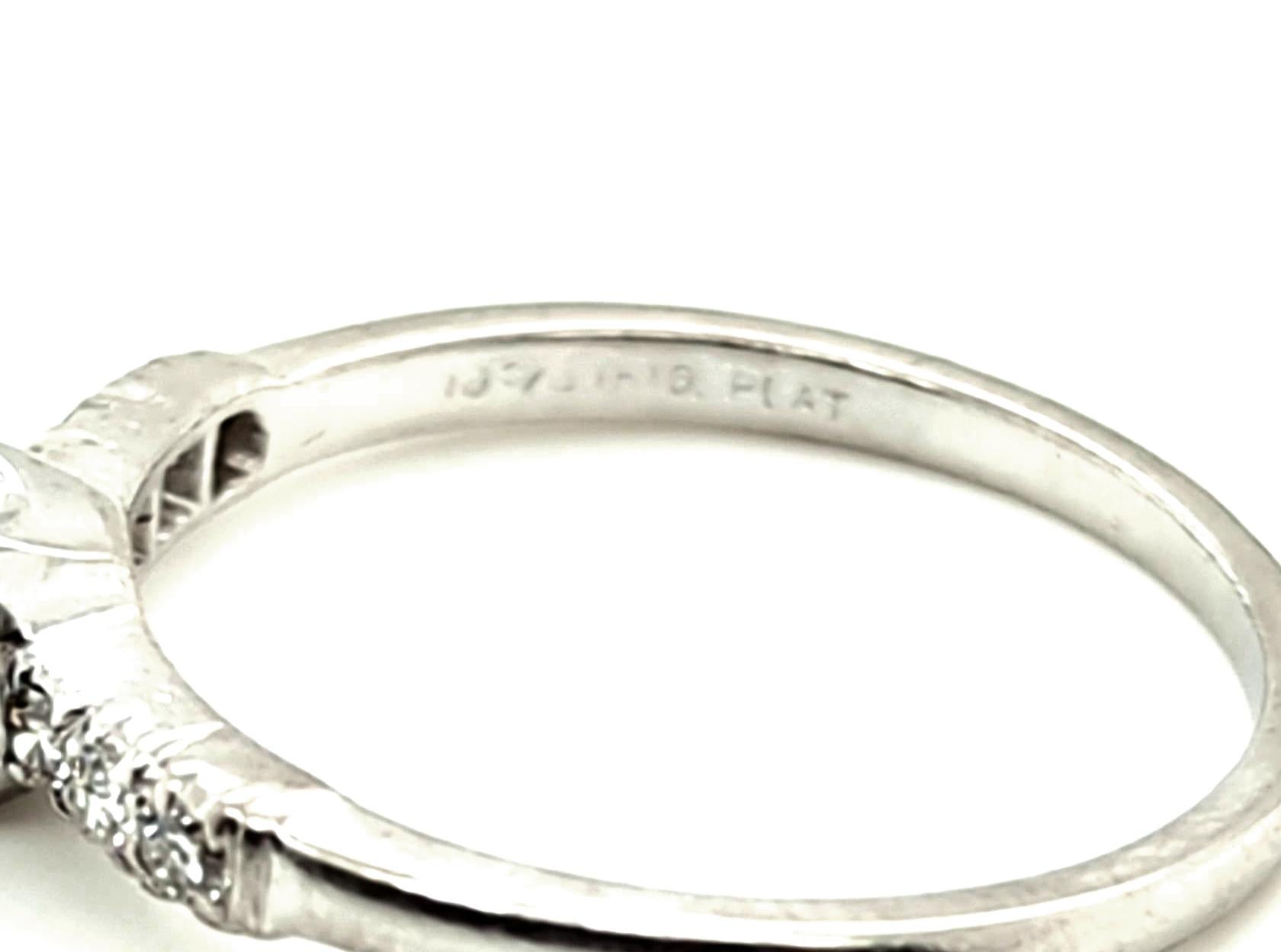 Anello di fidanzamento con diamante e zaffiro Art Deco con 0,88 carati, originale dei primi anni '30, antico. In condizioni ottime in vendita a Dearborn, MI