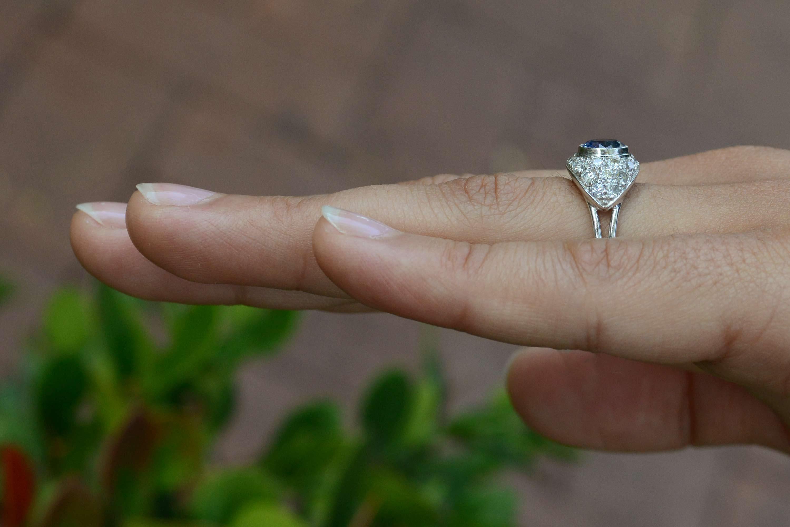 Art Deco Style 1 Carat Blue Sapphire Diamond Engagement Ring Dome Blue Gemstone In Good Condition In Santa Barbara, CA