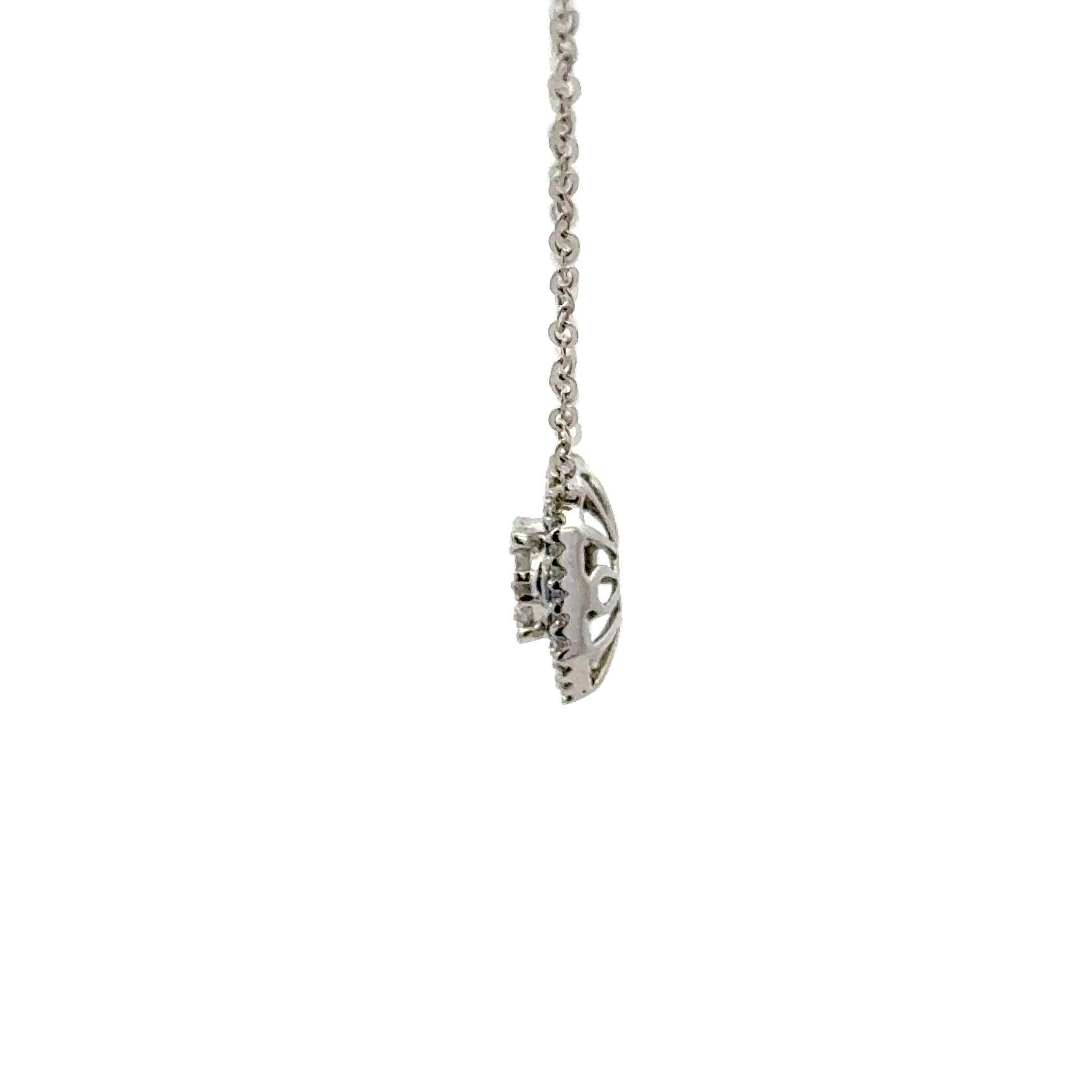 Art Deco Saphir Diamant Halo Anhänger Halskette 0,65 Karat 18 Karat Weißgold (Zeitgenössisch) im Angebot
