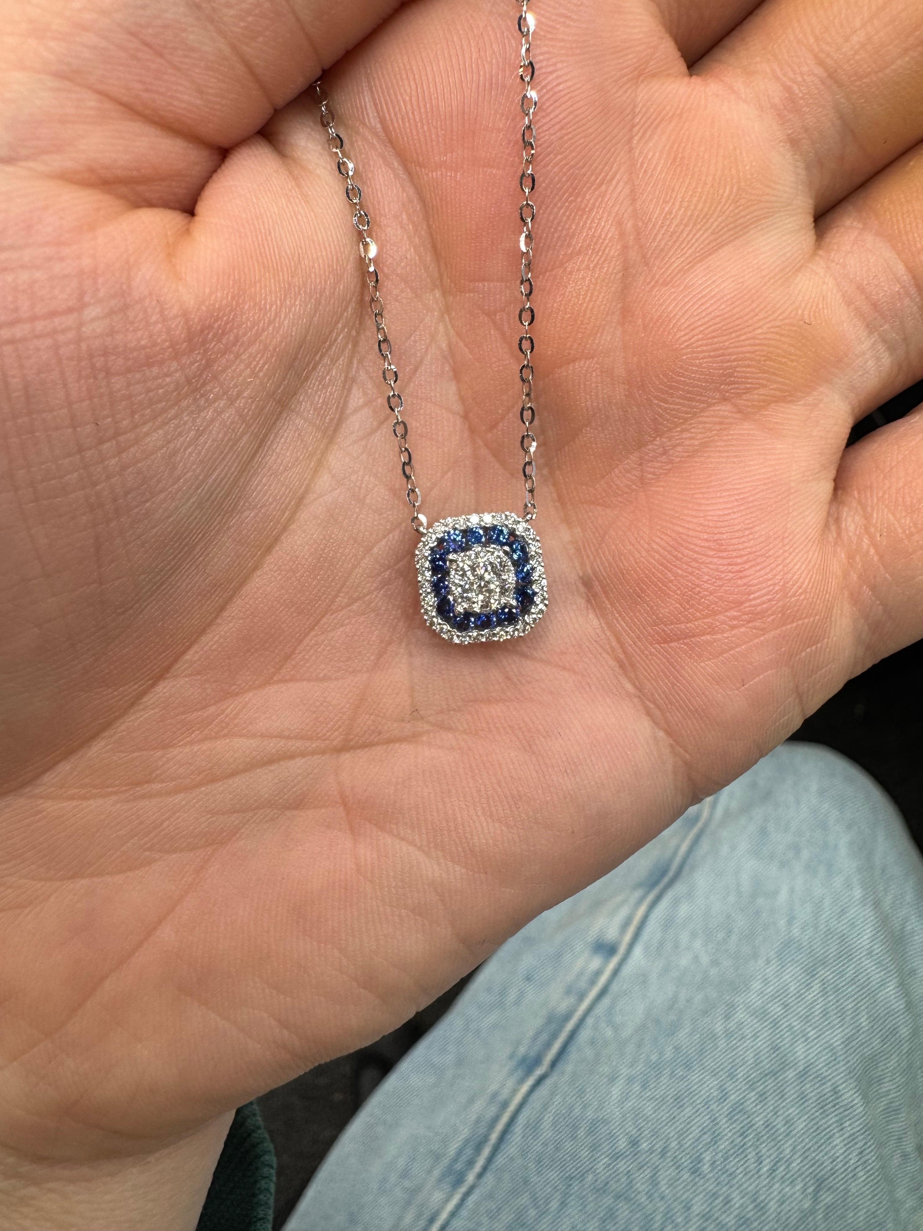 Art Deco Saphir Diamant Halo Anhänger Halskette 0,65 Karat 18 Karat Weißgold (Rundschliff) im Angebot