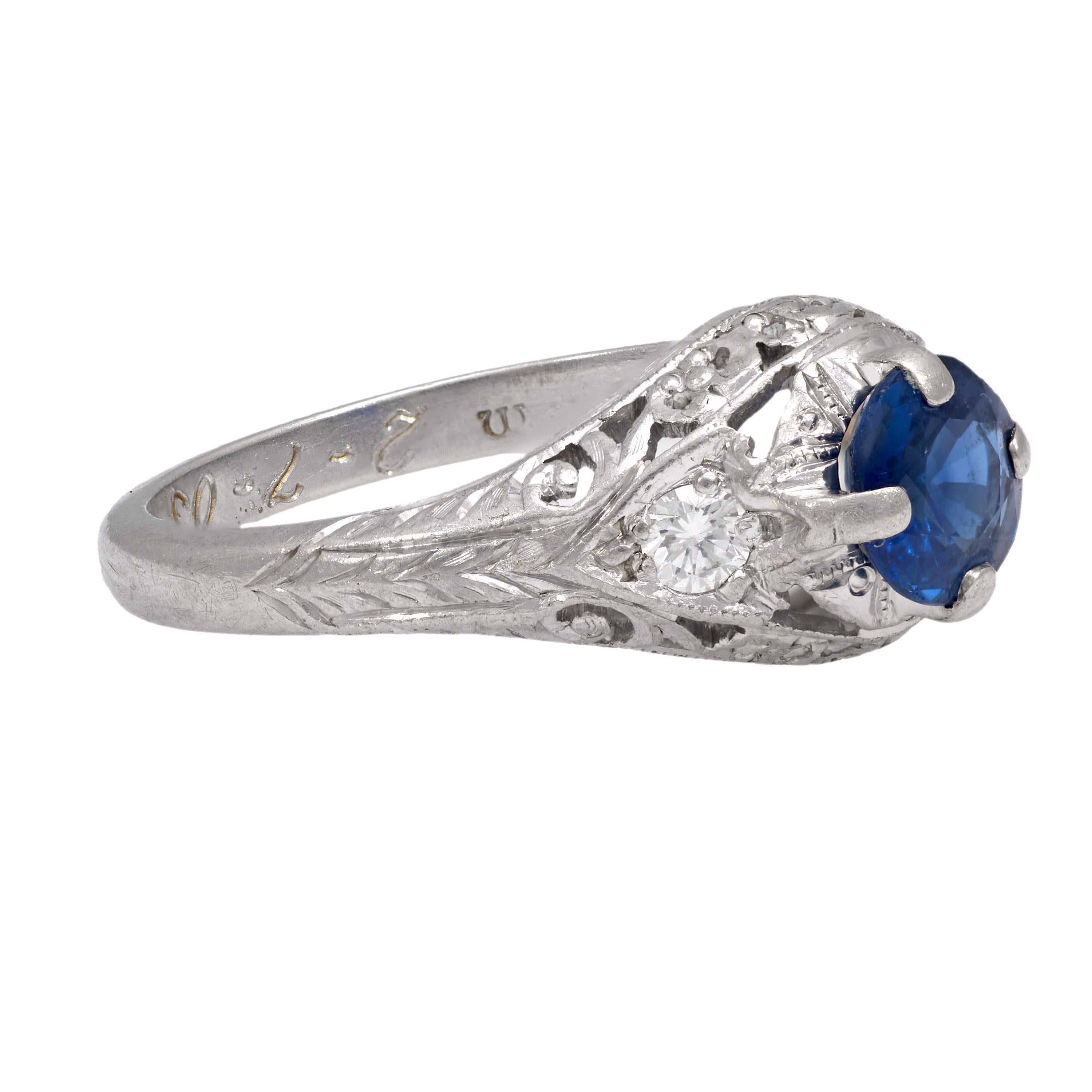 Art Deco sapphire diamond platinum engagement ring Bon état - En vente à Beverly Hills, CA