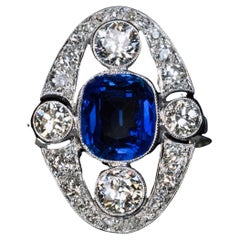 Platin-Ring mit Saphiren und Diamanten im Art déco-Stil