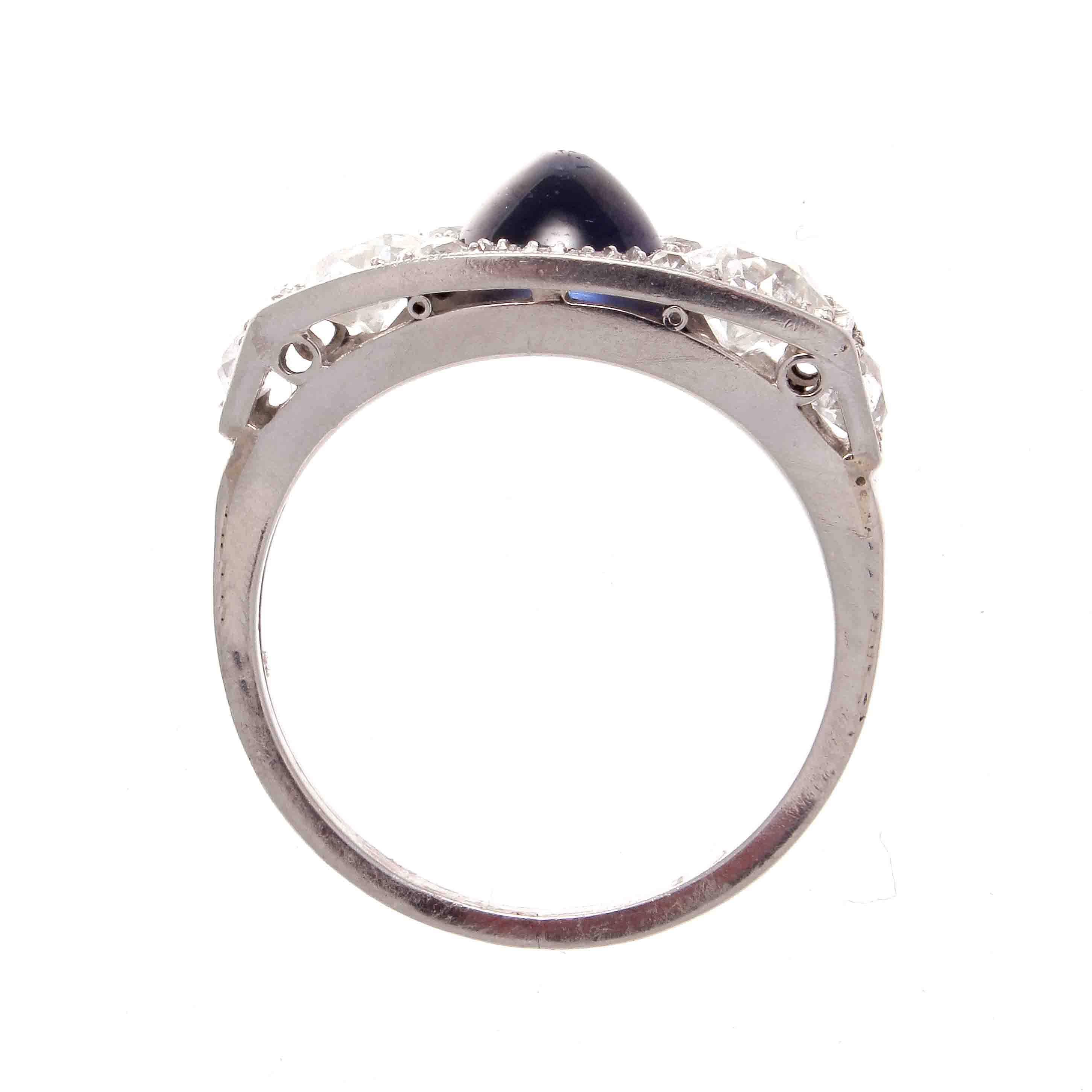 Art Deco Sapphire Diamond Three-Stone Platinum Ring In Excellent Condition In Beverly Hills, CA