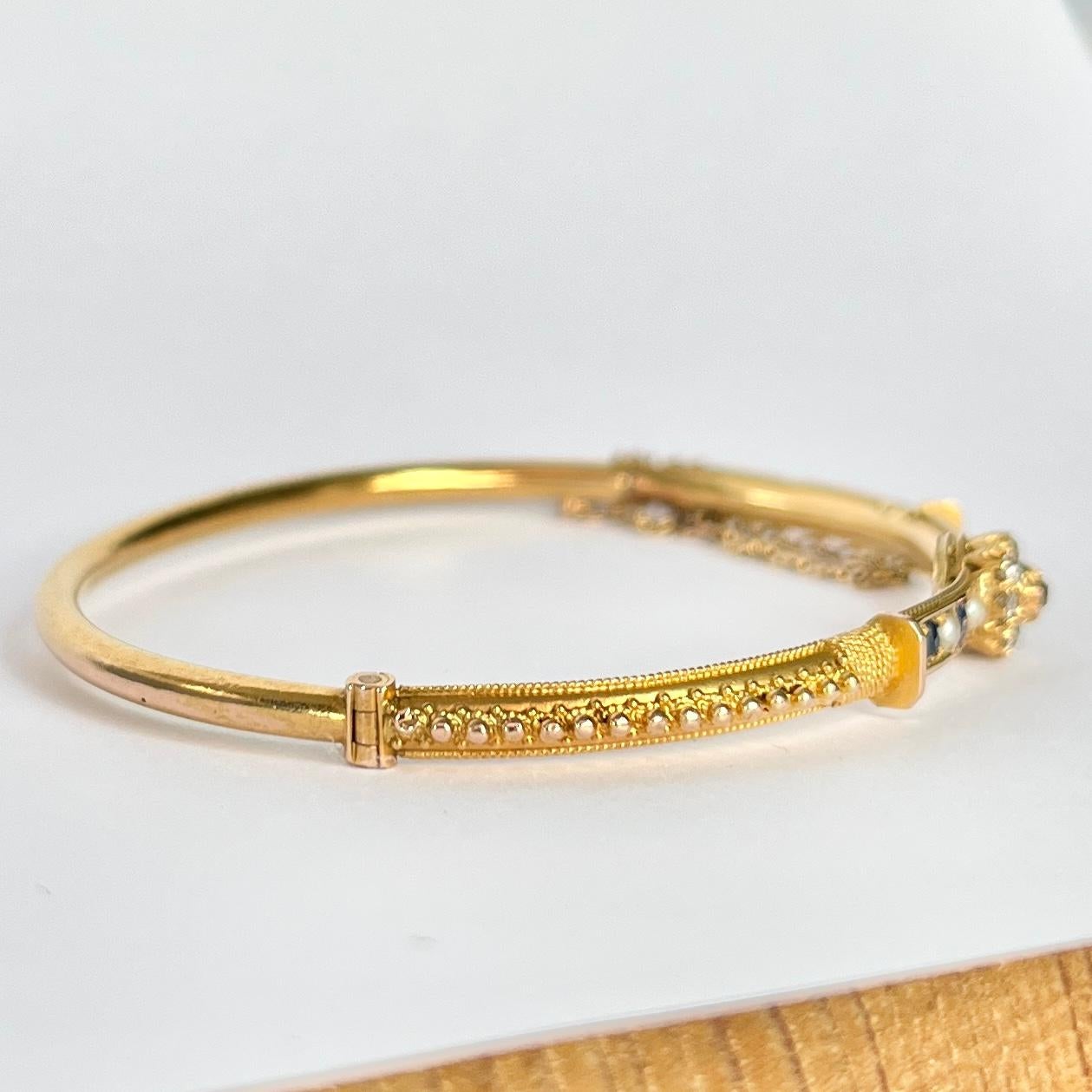 Bracelet jonc Art déco en or 18 carats avec saphirs, perles et diamants Bon état - En vente à Chipping Campden, GB