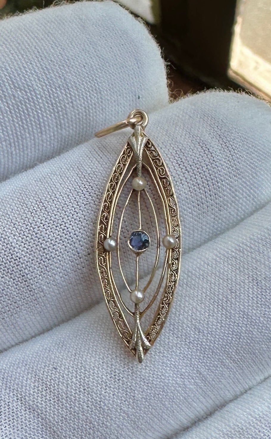 Art Deco Sapphire Pearl Pendant Lavalier Necklace Antique Filigree 14 Karat In Good Condition For Sale In New York, NY