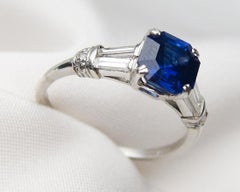 Art Deco Sapphire Platinum Ring with Baguette Diamond Accents
