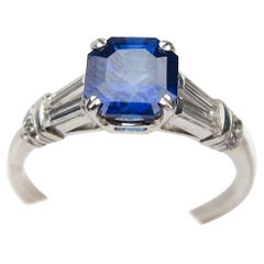 Art Deco Sapphire Platinum Ring with Baguette Diamond Accents