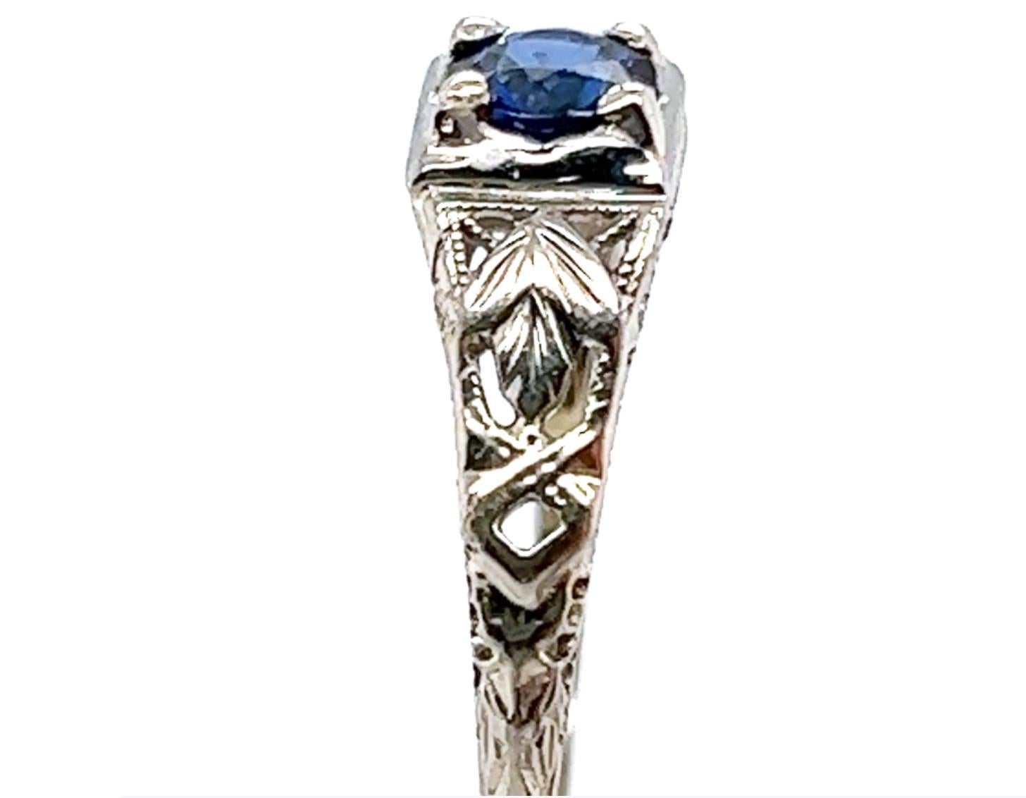 Art Deco Saphir-Ring .56ct rund natürliche Original 1930er Jahre Antike Blumen 18K (Art déco)