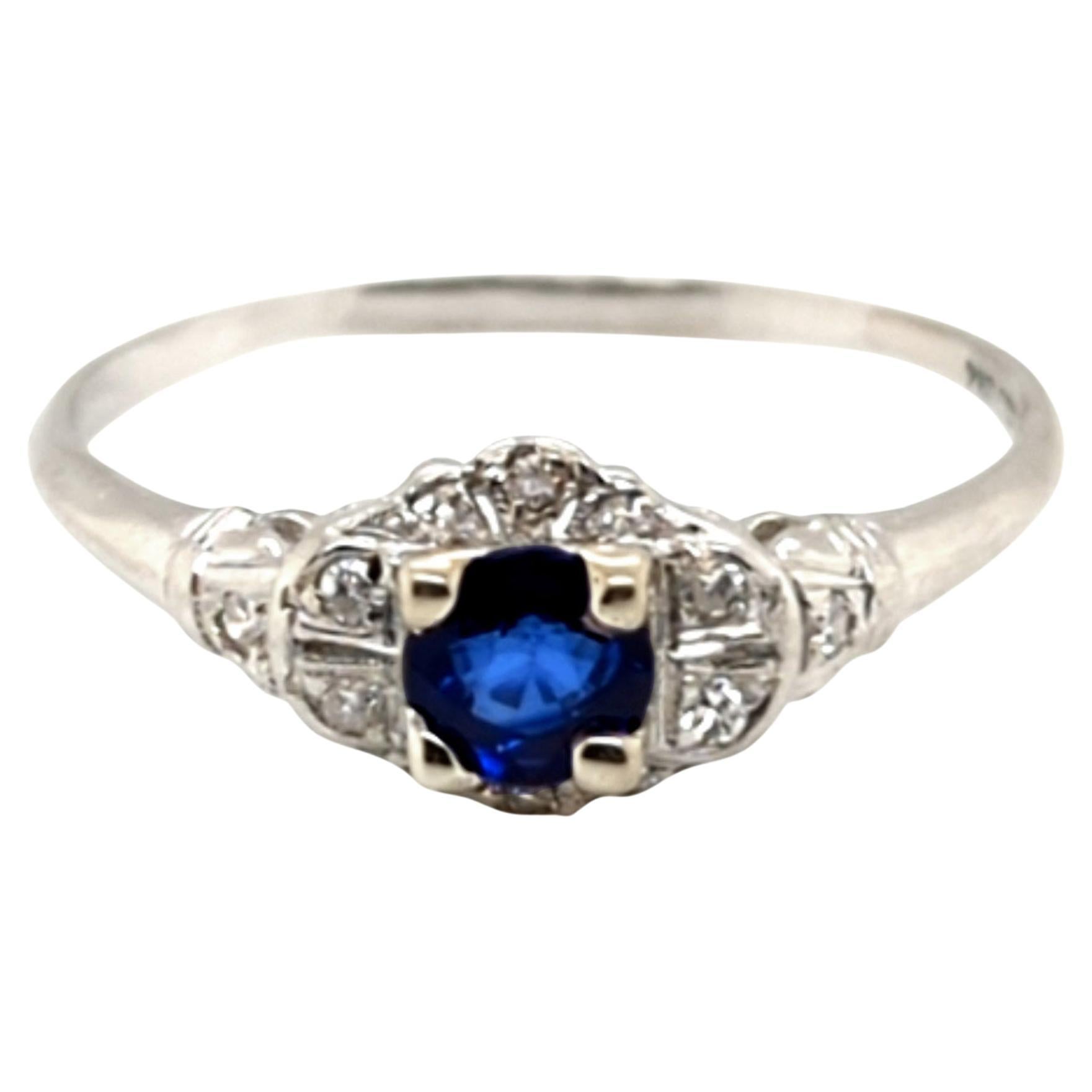 Anello Art Deco con zaffiro da 0,80 carati e diamanti taglio singolo 1930, platino antico