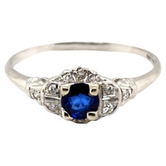 Anello Art Deco con zaffiro da 0,80 carati e diamanti taglio singolo 1930, platino antico