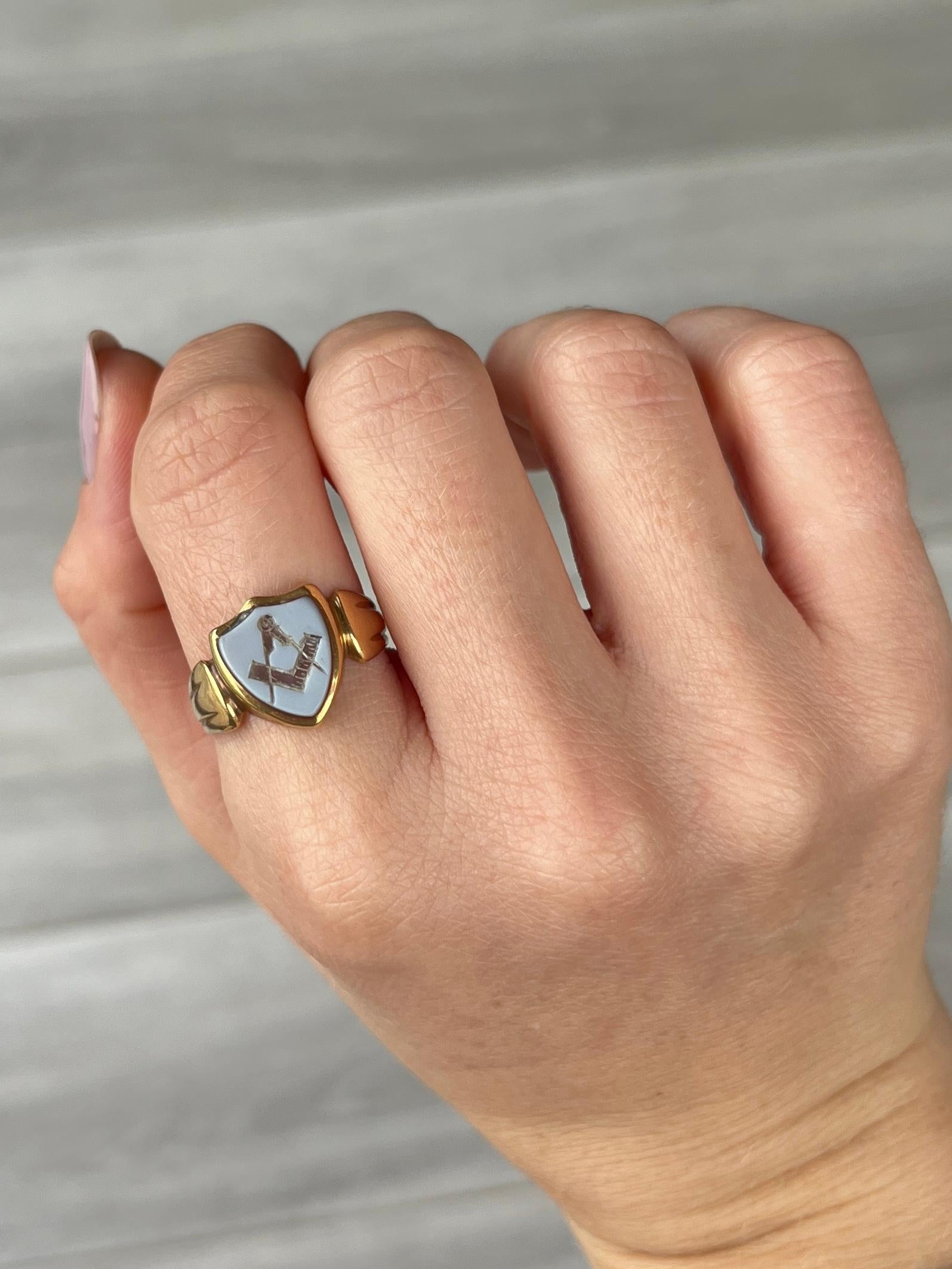 Women's or Men's Art Deco Sardonyx 18 Carat Gold Masonic Signet Ring For Sale