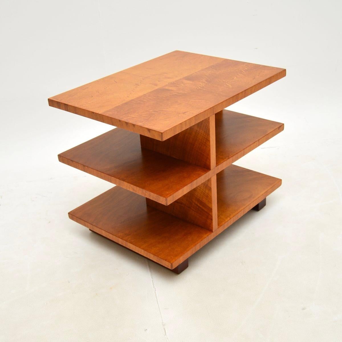 Art déco Table d'appoint / de salon Art Deco en Wood Satin en vente