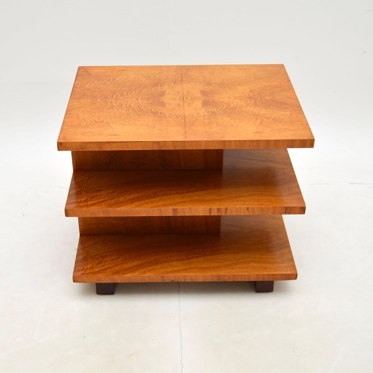 Table d'appoint / de salon Art Deco en Wood Satin Bon état - En vente à London, GB