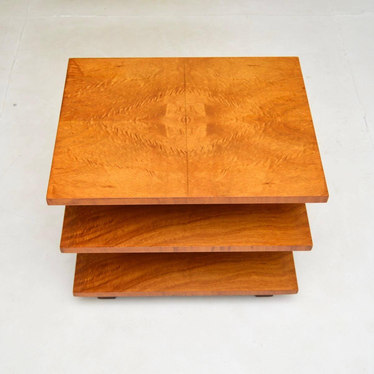 Table d'appoint / de salon Art Deco en Wood Satin en vente 1