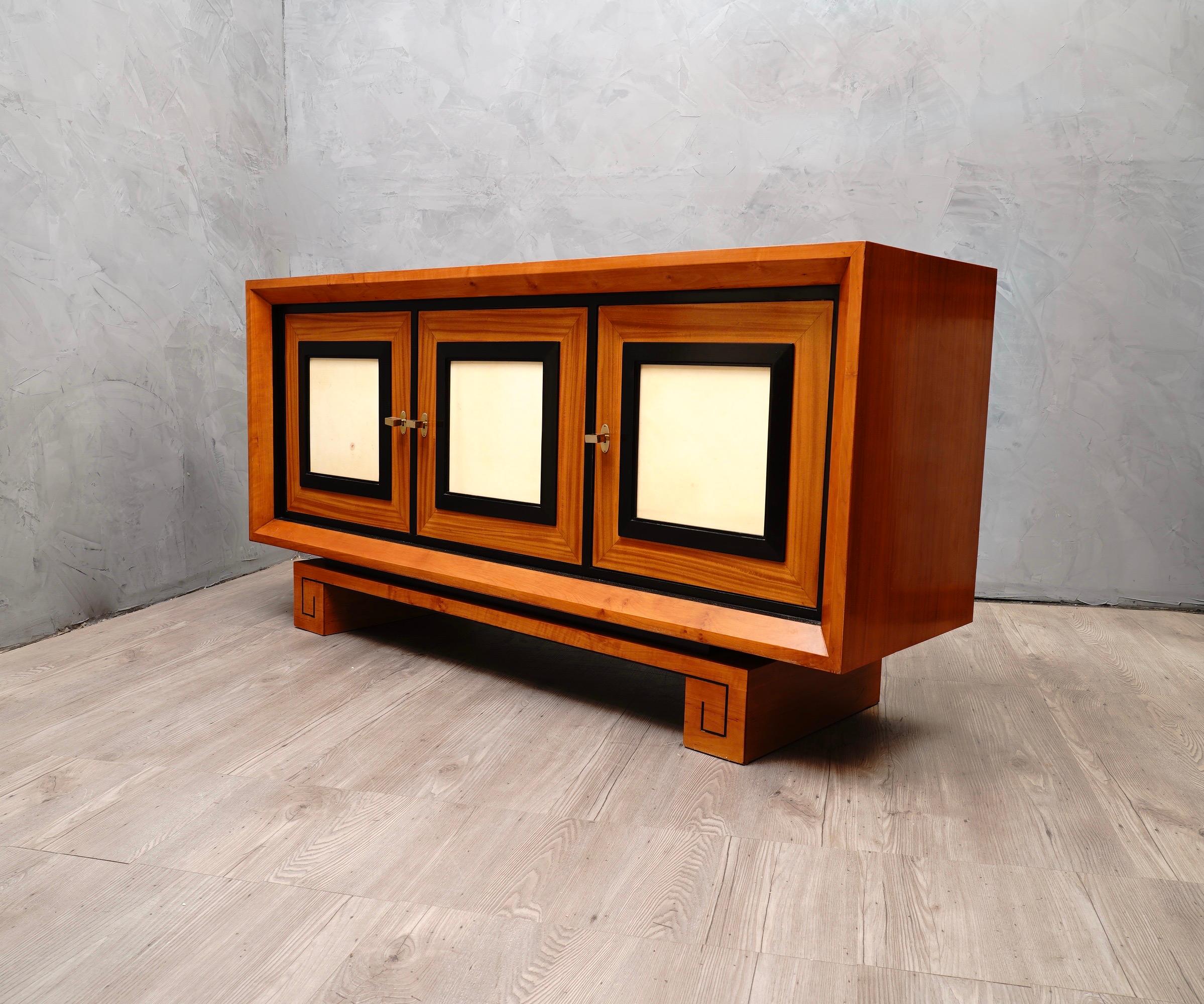 Art Deco Satinwood and Goat Skin Italian Sideboard, 1930 In Good Condition In Rome, IT