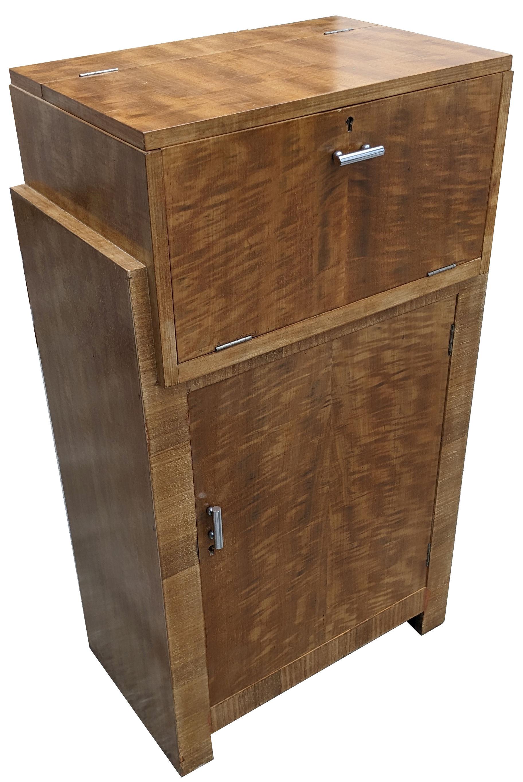 Art Deco Satinwood Cocktail Cabinet, Dry Bar By Waring & Gillow, England, c1930 For Sale 1