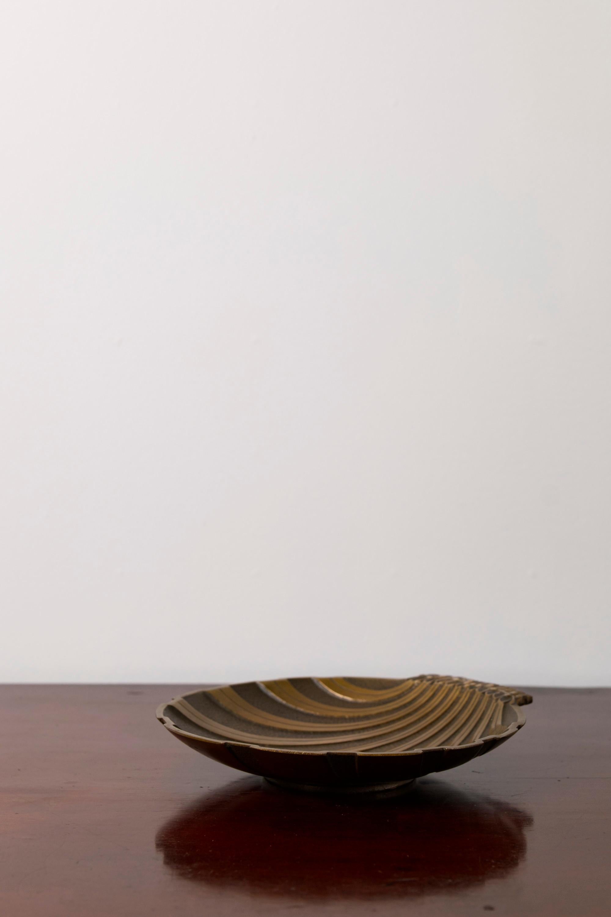 Art Deco Scallop Bronze Bowl. Niels Dam Ravn for Nordisk Malm, Denmark, 1930s For Sale 3
