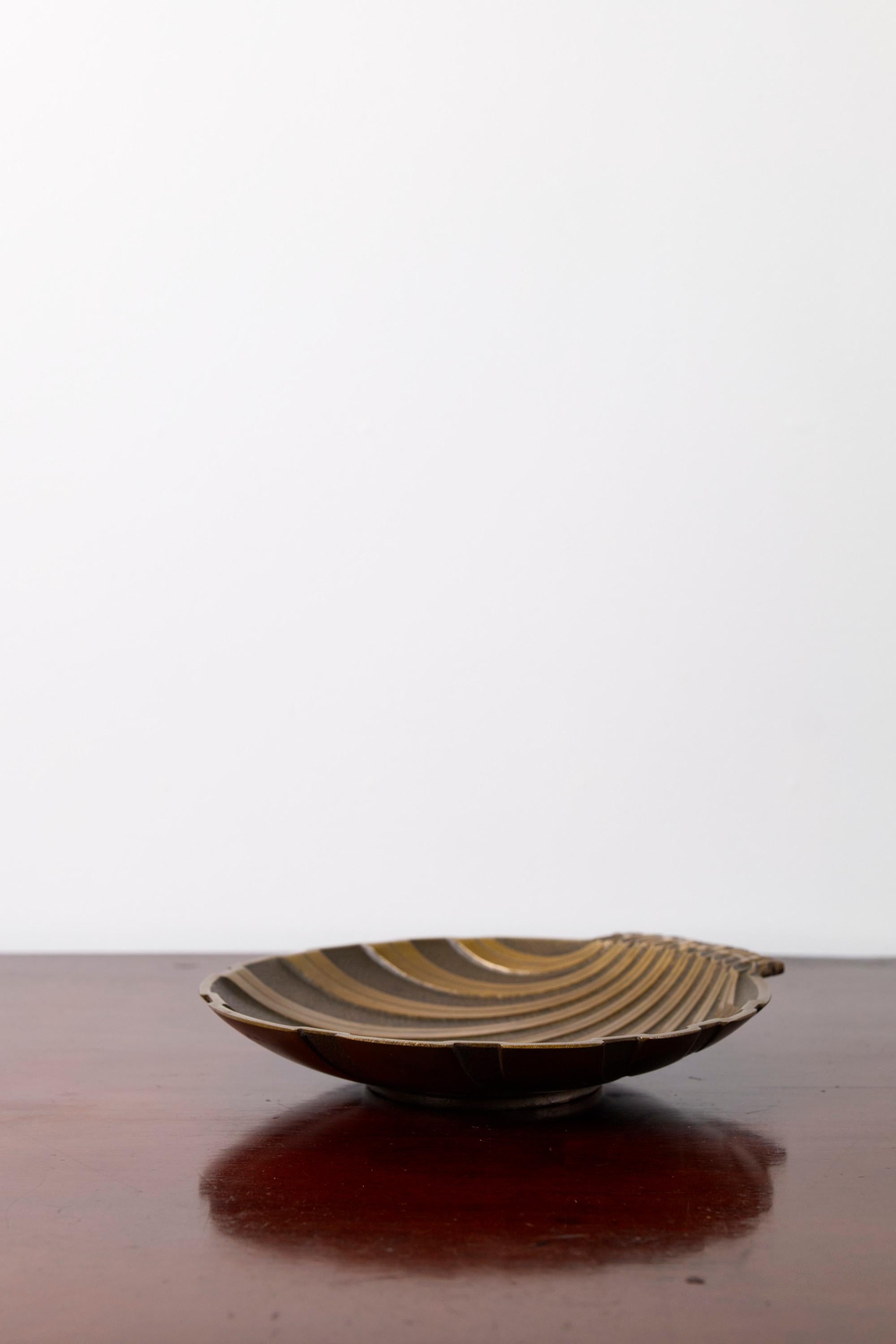 Art Deco Scallop Bronze Bowl. Niels Dam Ravn for Nordisk Malm, Denmark, 1930s For Sale 4