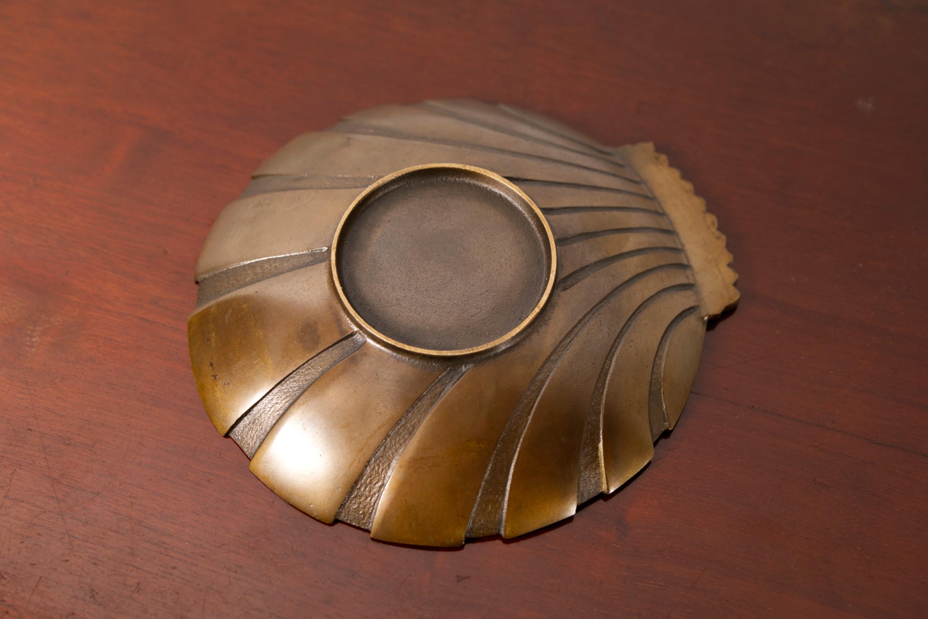 Art Deco Scallop Bronze Bowl. Niels Dam Ravn for Nordisk Malm, Denmark, 1930s For Sale 2