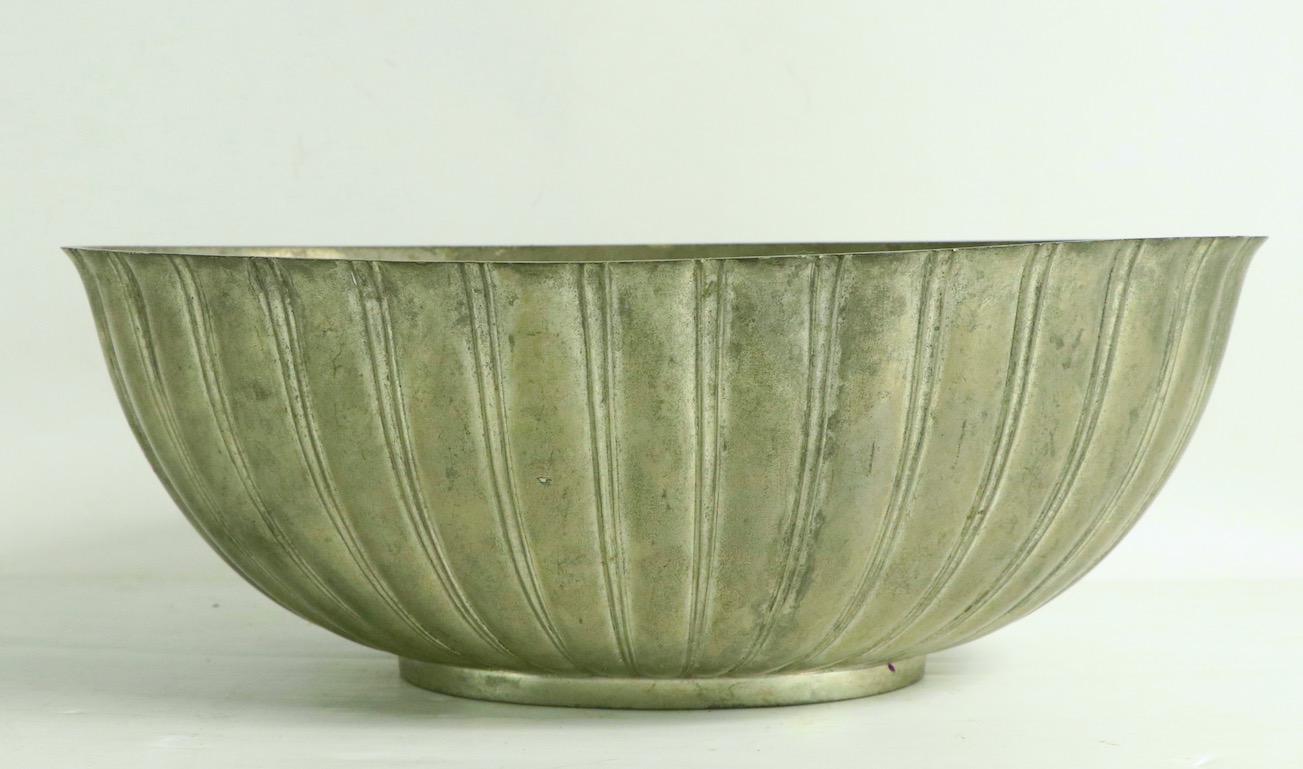 Stylish Art Deco bowl designed by Just Andersen. This example is in very good original condition, fully and correctly marked just a Denmark, 1752.