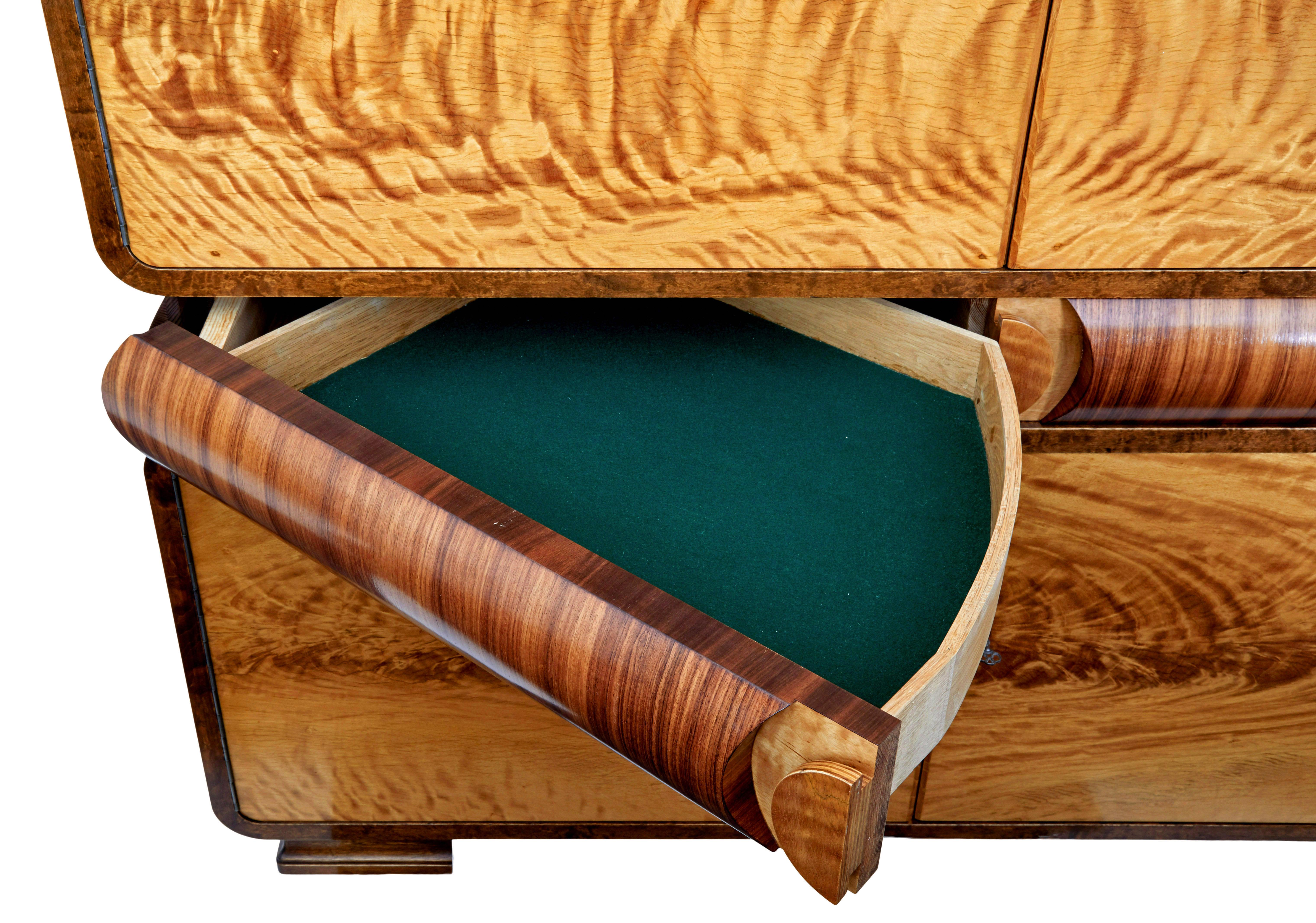 Meuble de rangement scandinave Art déco en bouleau et orme en vente 3