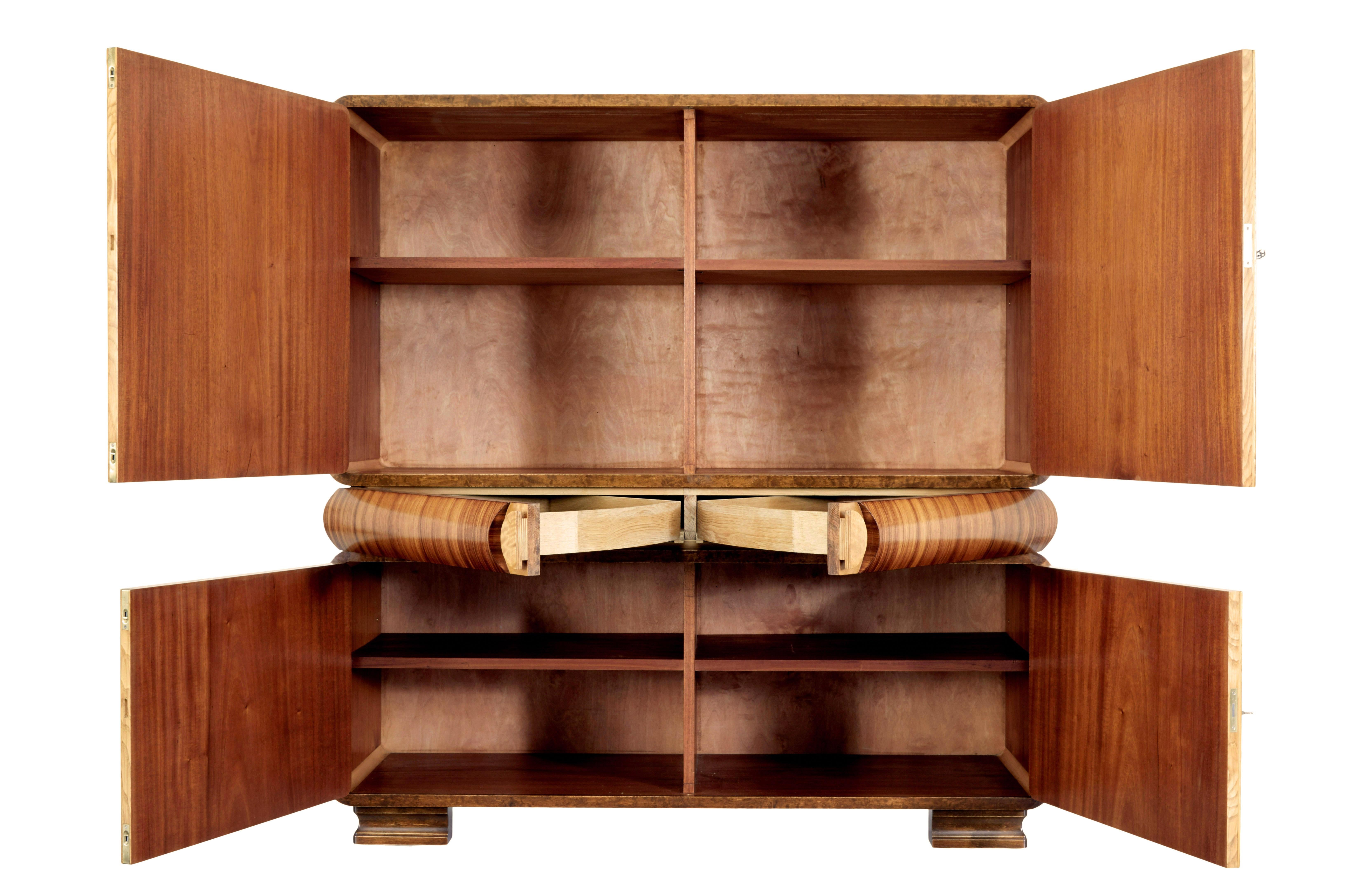 Suédois Meuble de rangement scandinave Art déco en bouleau et orme en vente