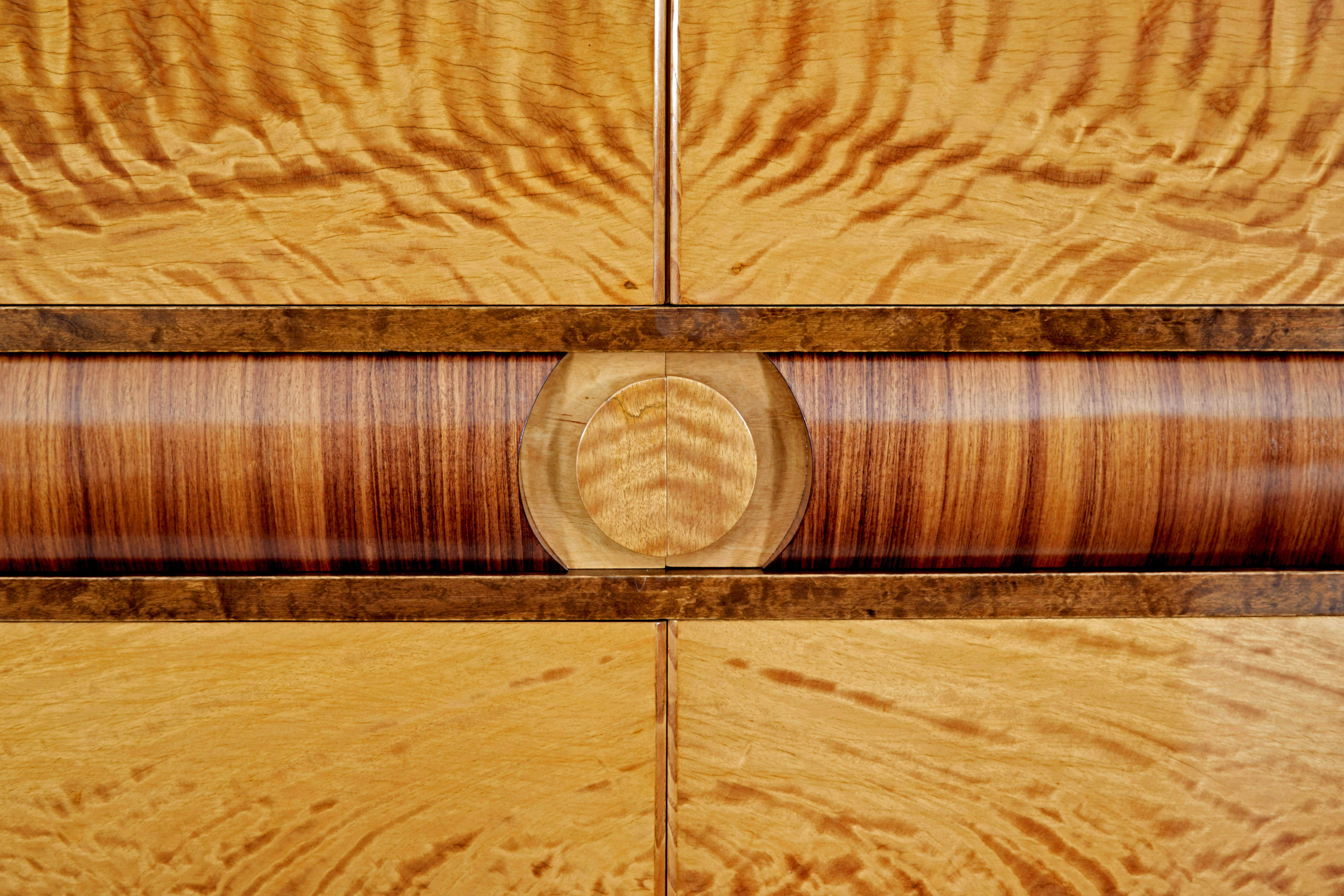 Meuble de rangement scandinave Art déco en bouleau et orme en vente 1