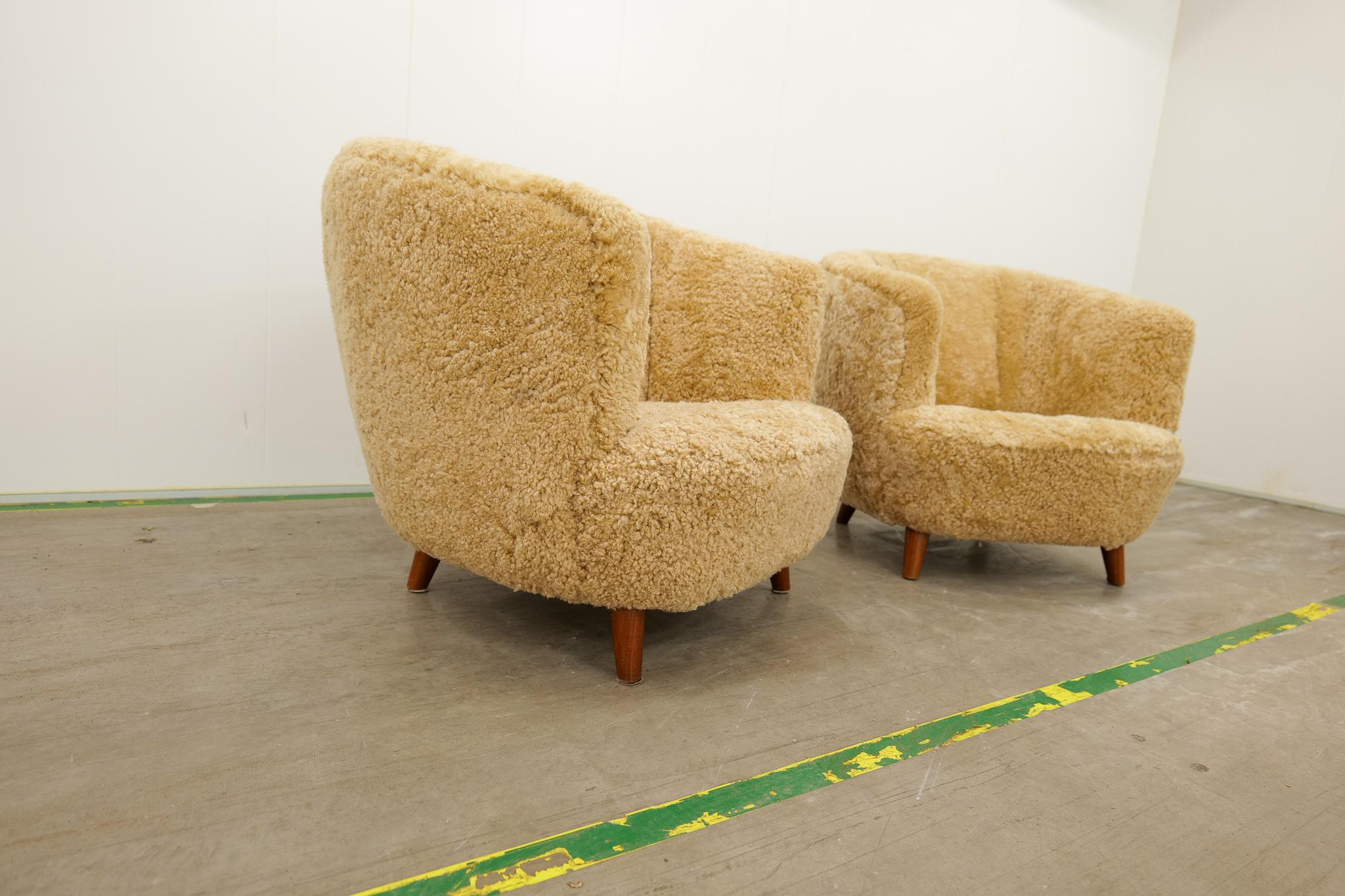 Mid-20th Century Art Deco Scandinavian Lounge Chairs in Honey Sheepskin Shearling, 1940s
